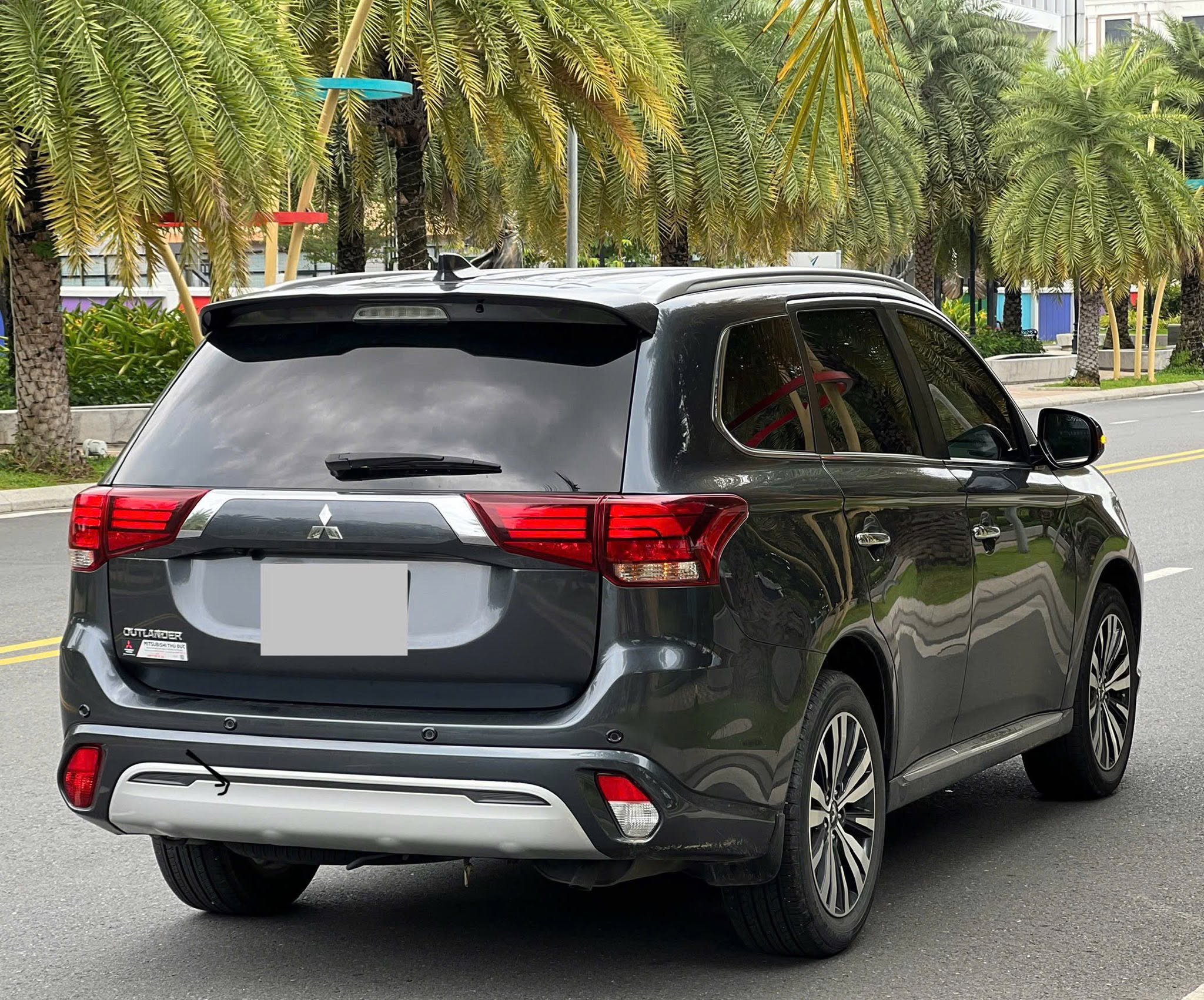Bán Mitsubishi Outlander 2.0 CVT năm 2024, màu xám (ghi), giá chỉ 639 triệu