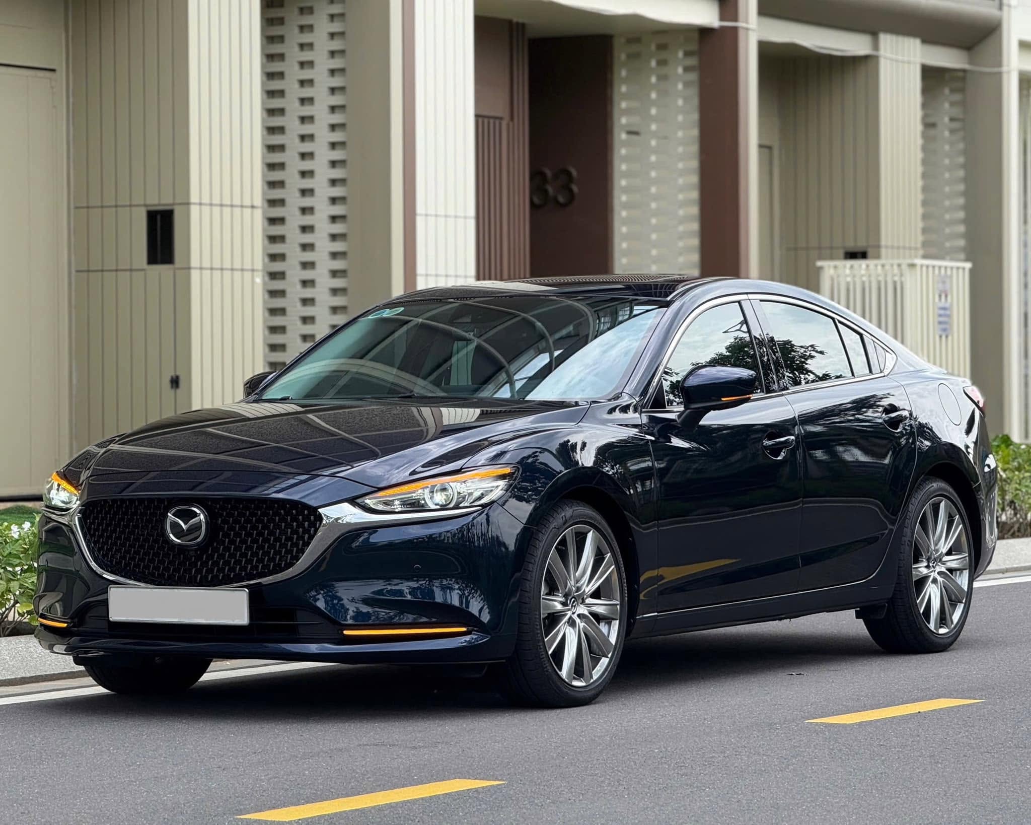 Bán Mazda Mazda 6 Premium 2.0 AT TCCC năm sản xuất 2023, màu xanh, 650tr