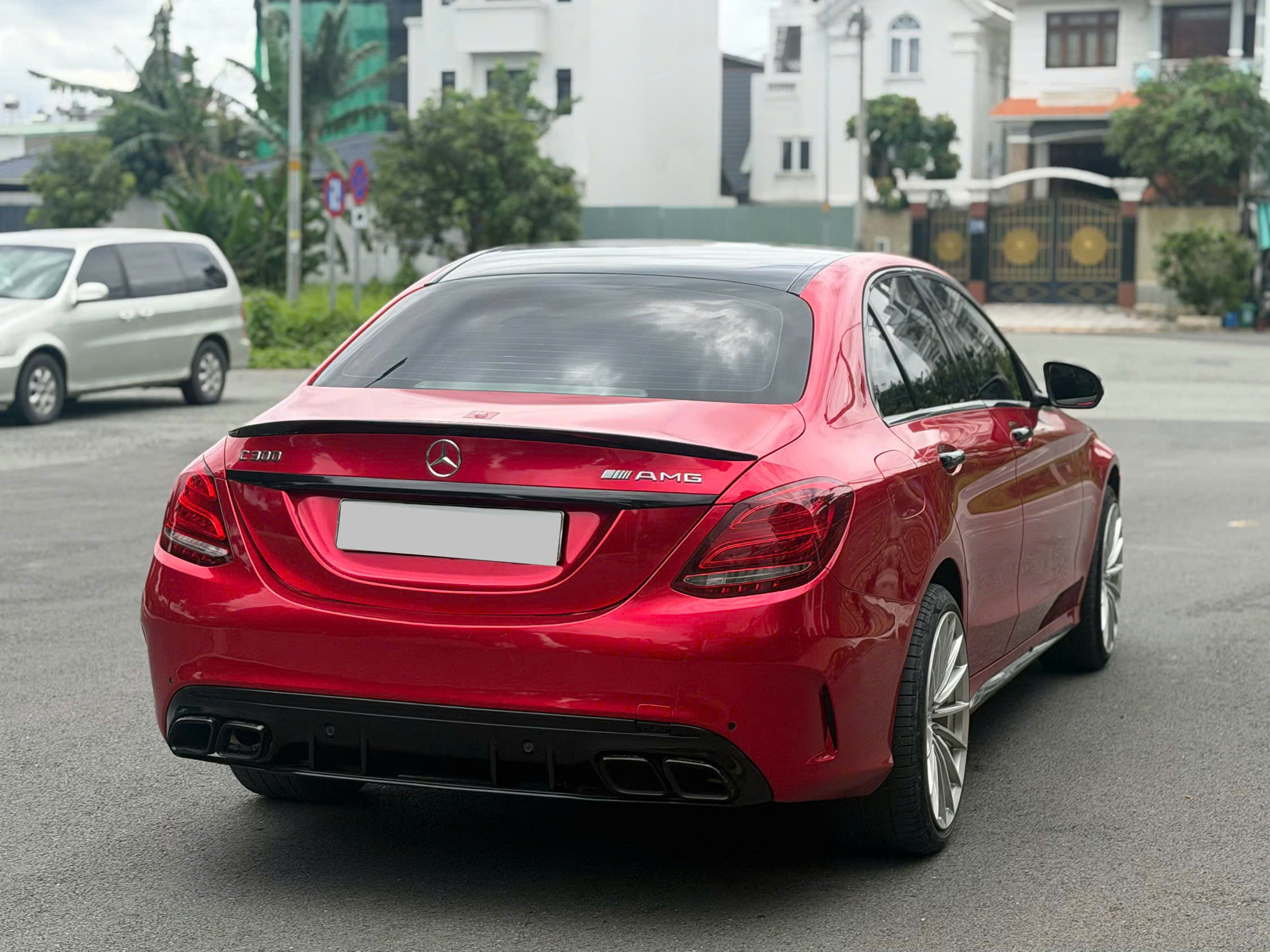 Bán Mercedes-Benz C300 AMG năm 2018, màu xanh Wrap Đỏ