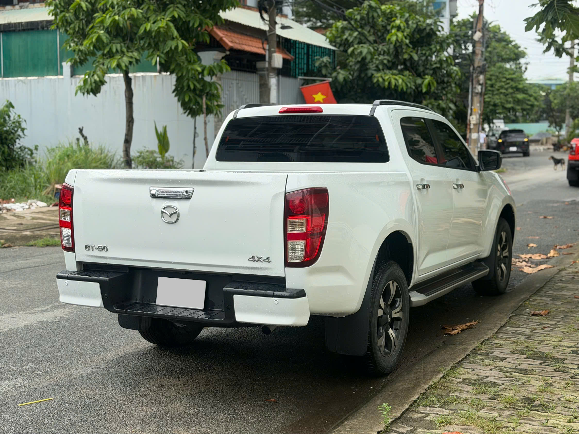 Cần bán xe Mazda Mazda BT 50 Premium 1.9L 4x4 AT sản xuất năm 2021, màu trắng, nhập khẩu giá cạnh tranh