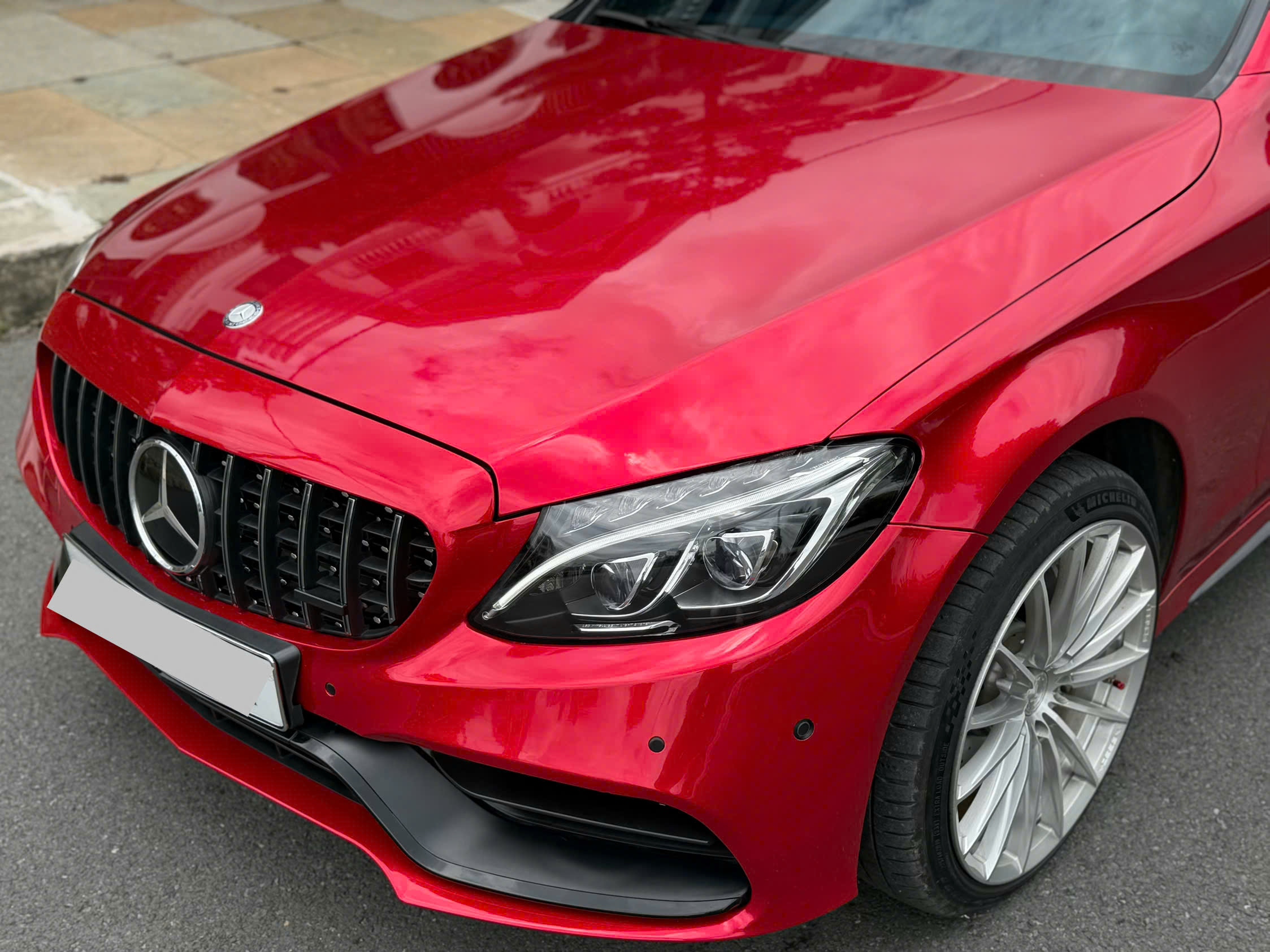 Bán Mercedes-Benz C300 AMG năm 2018, màu xanh Wrap Đỏ