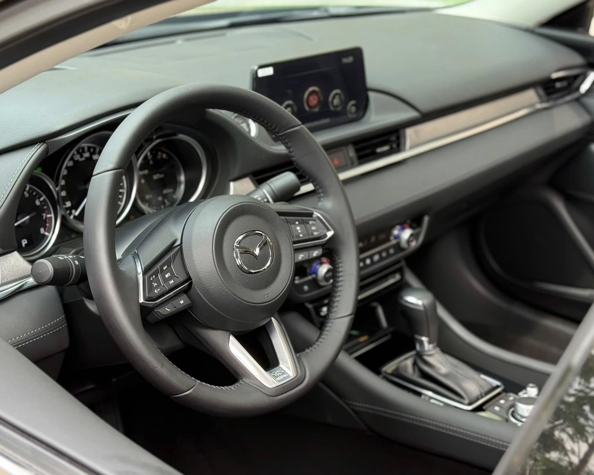 Bán Mazda Mazda 6 Premium 2.0 AT TCCC năm sản xuất 2023, màu xanh, 650tr