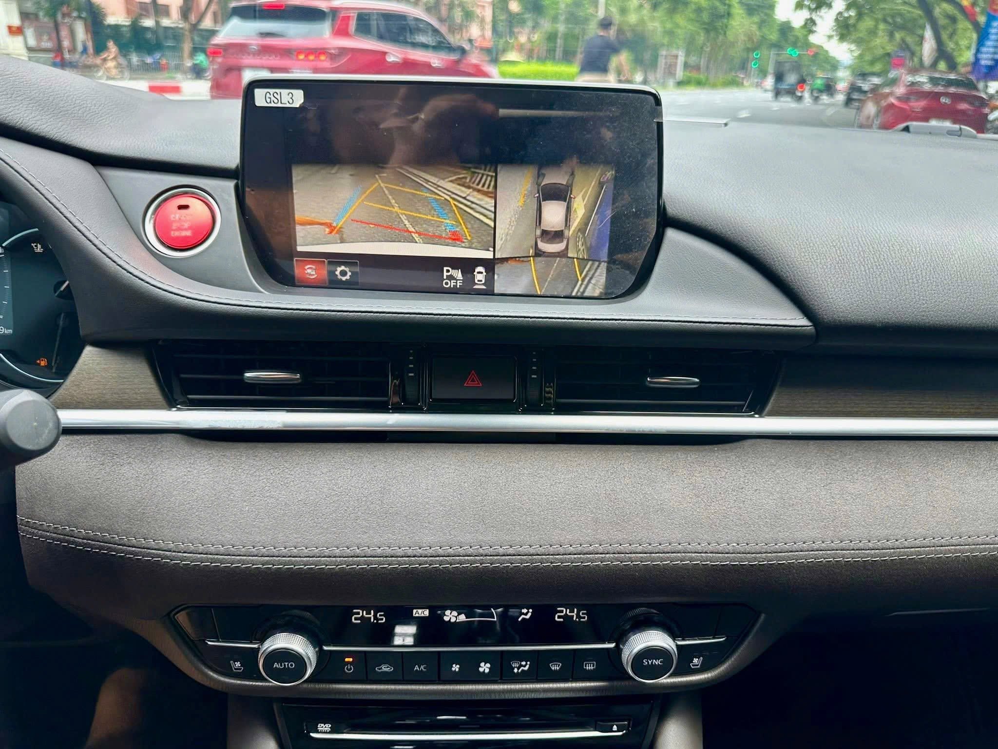 Bán Mazda Mazda 6 Signature Premium 2.5 AT năm sản xuất 2024, màu trắng, giá chỉ 719 triệu