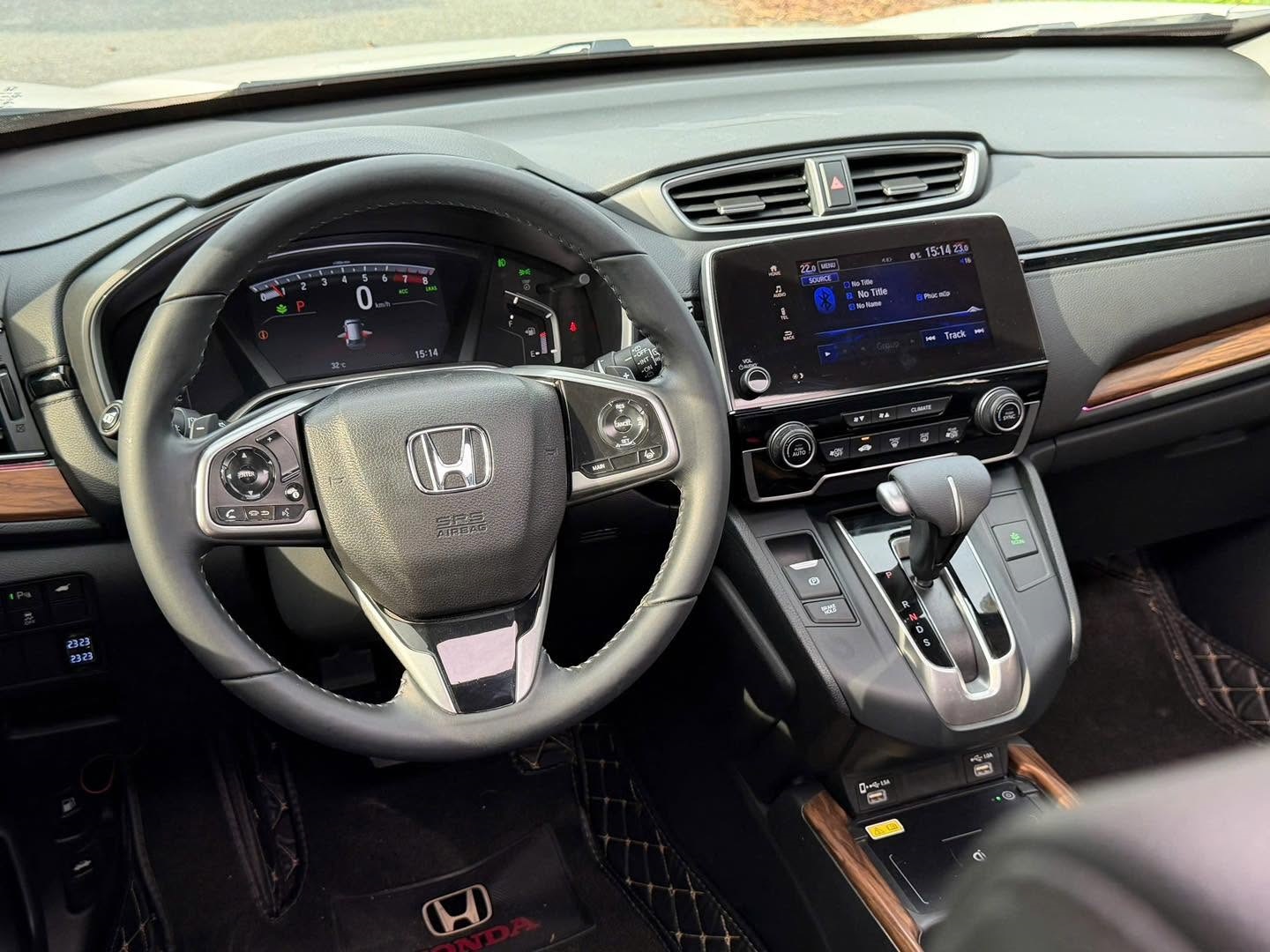 Bán Honda CR V L sản xuất năm 2023, màu trắng, giá chỉ 879 triệu