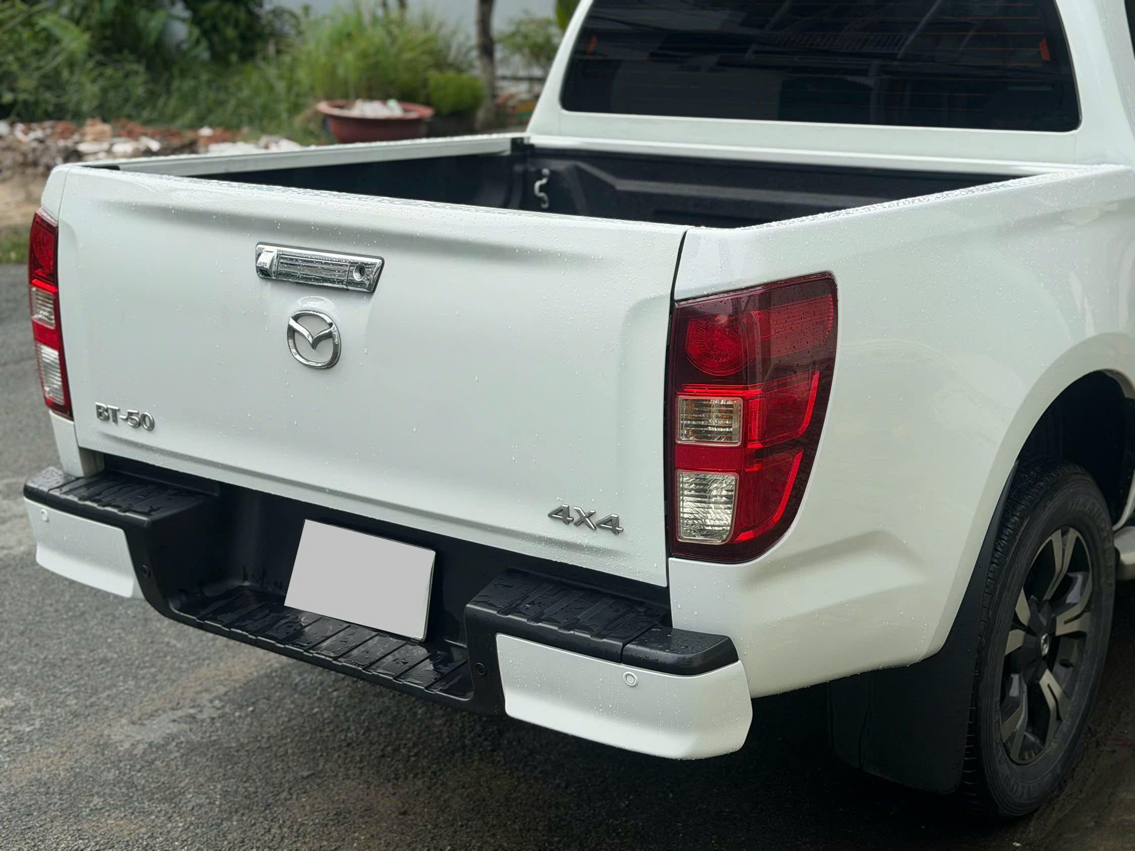 Cần bán xe Mazda Mazda BT 50 Premium 1.9L 4x4 AT sản xuất năm 2021, màu trắng, nhập khẩu giá cạnh tranh