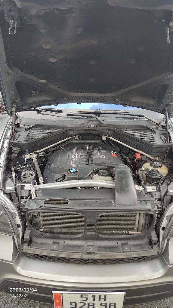 BMW X5 2011 LCI màu xám, xe chính chủ sử dụng kỹ, đã lên nhiều option giá trị.