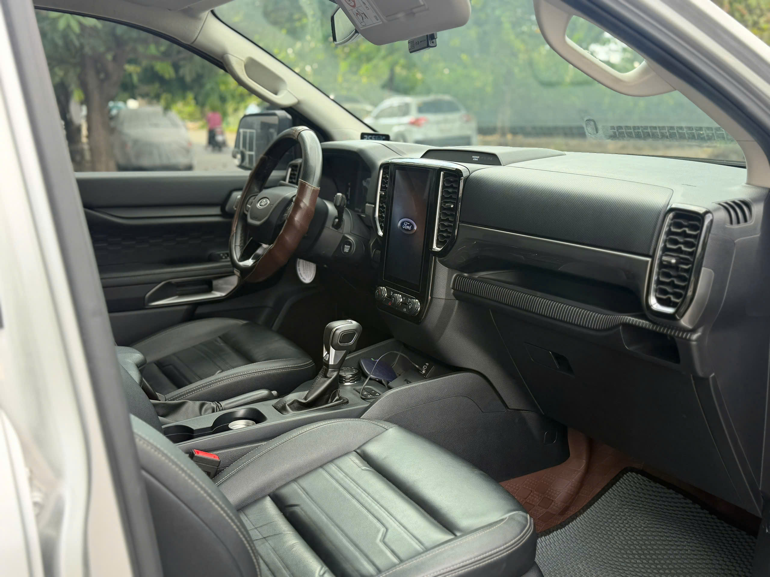 Cần bán Ford Ranger Sport 2.0L 4x4 AT sản xuất 2024, màu bạc
