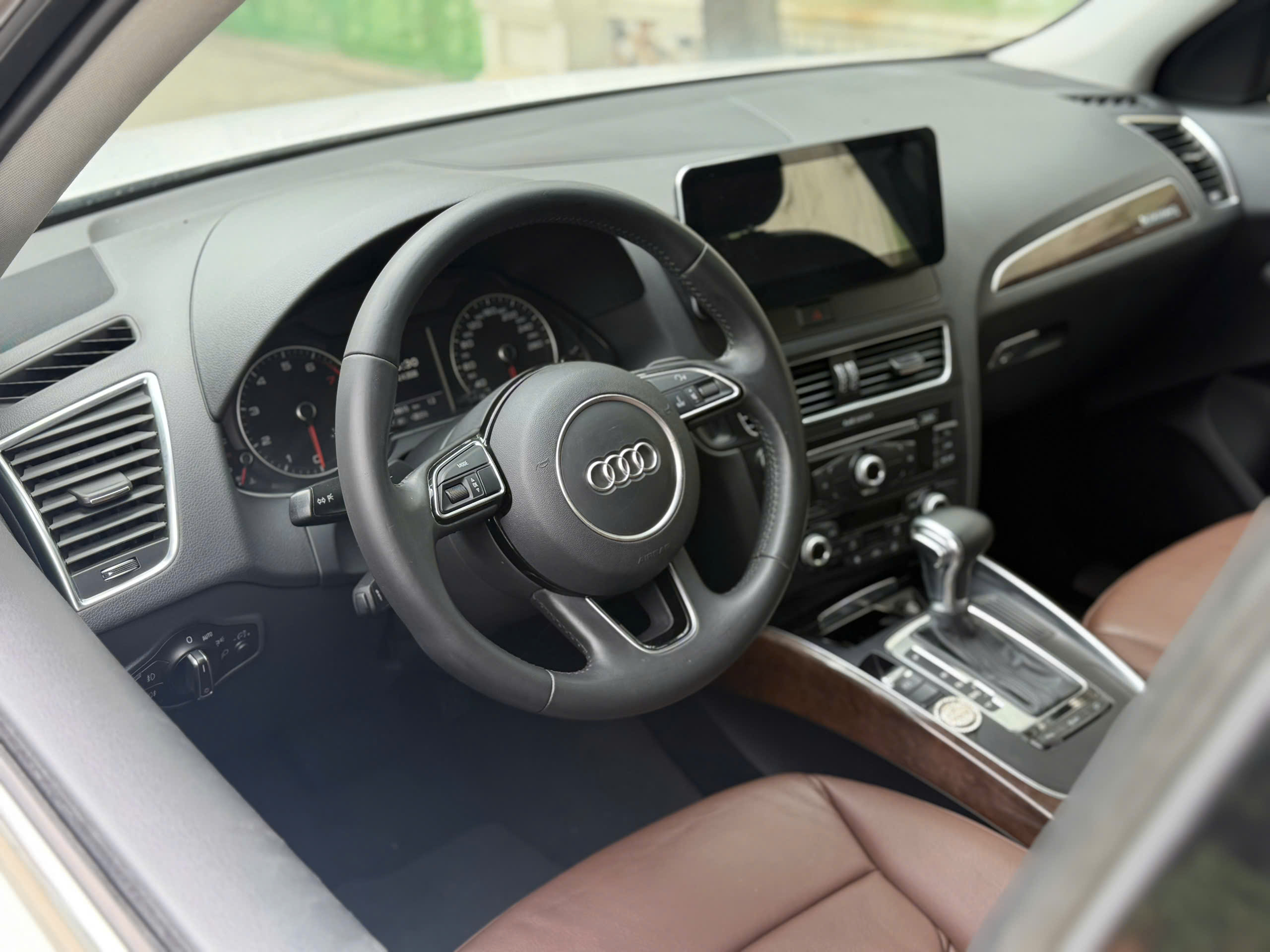 Bán Audi Q5 2.0 AT sản xuất năm 2016, màu trắng, xe nhập, giá tốt