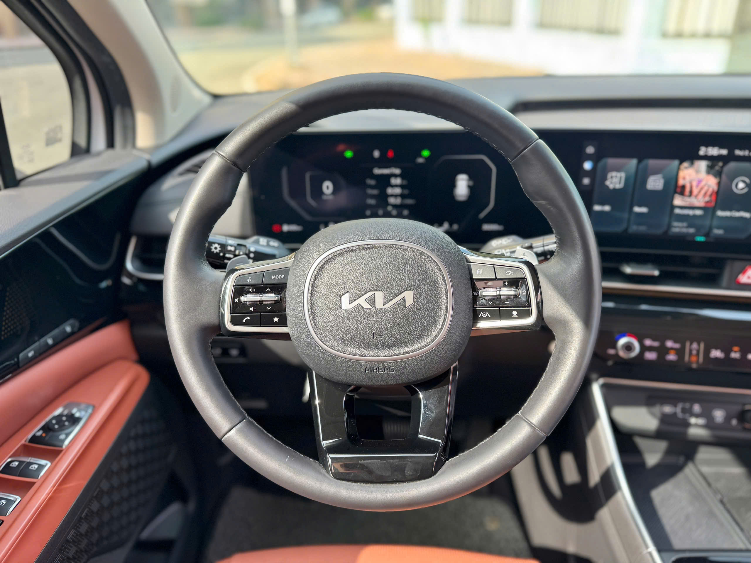 Bán Kia Carnival Signature 2.2D năm 2025, màu trắng