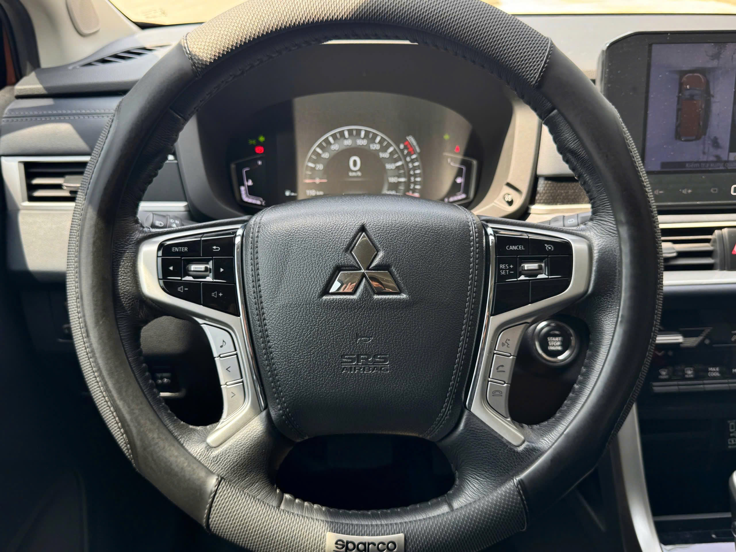 Bán Mitsubishi Xpander Cross 1.5 AT sản xuất 2024, màu cam, nhập khẩu nguyên chiếc
