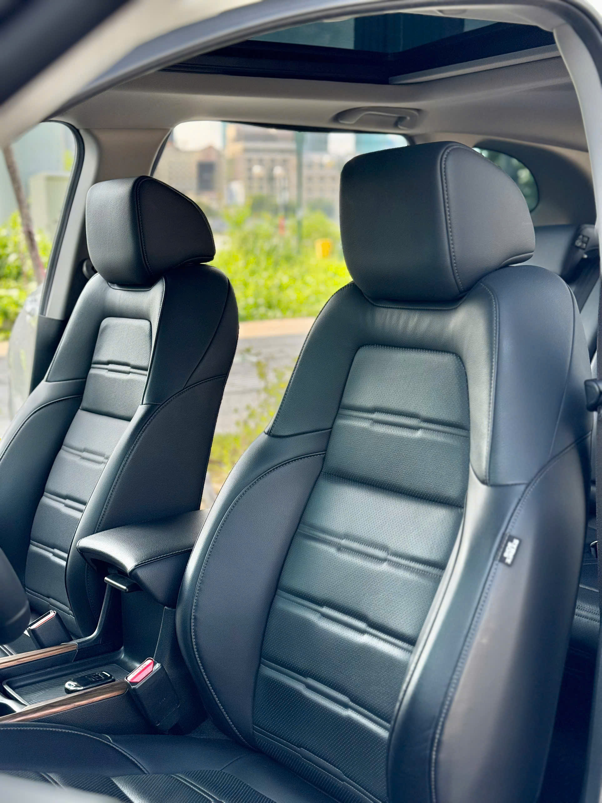 Bán xe Honda CR V L năm 2023, màu trắng, giá tốt