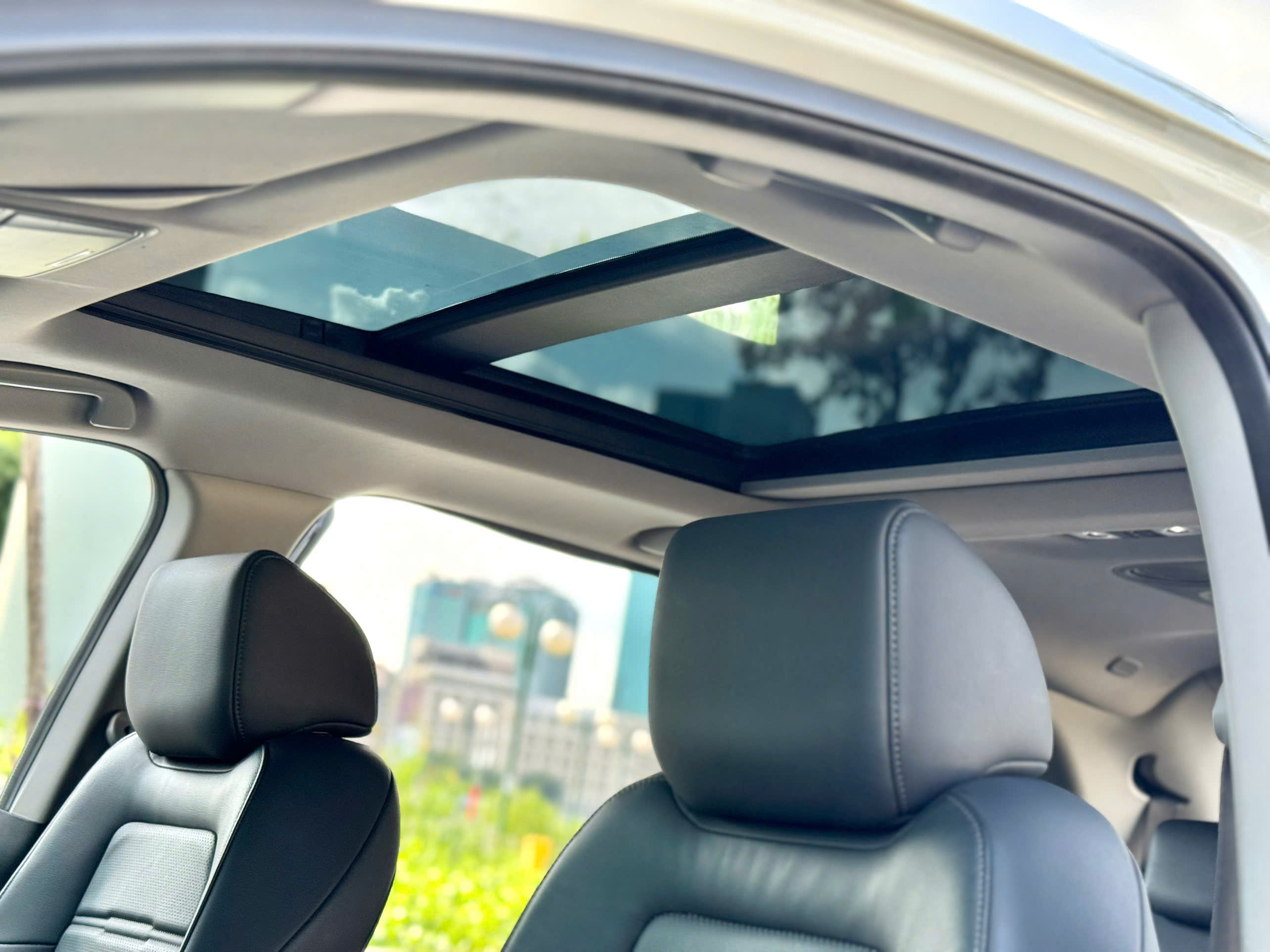 Bán xe Honda CR V L năm 2023, màu trắng, giá tốt