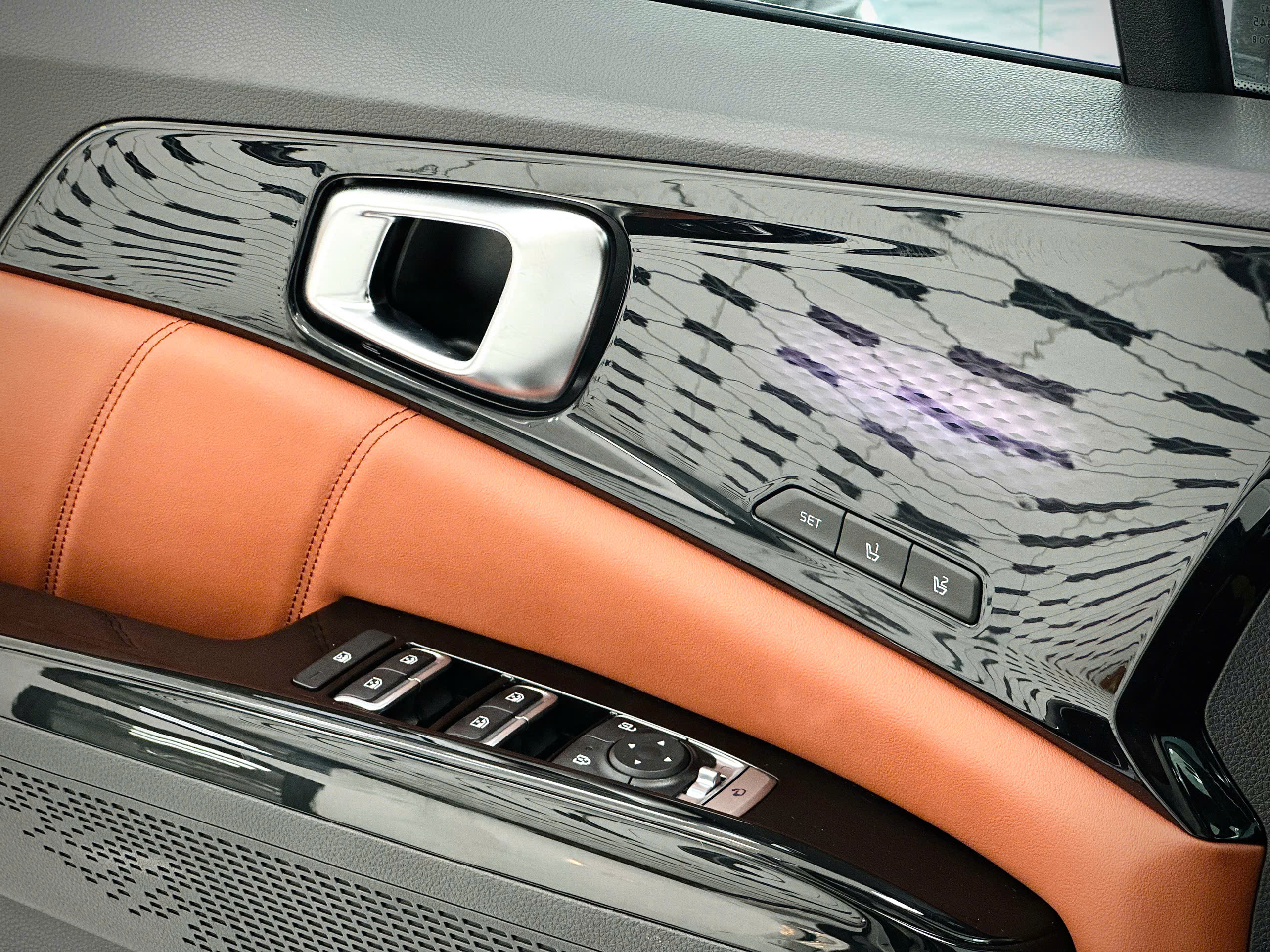 Bán Kia Carnival Signature 3.5G sản xuất năm 2023, màu trắng