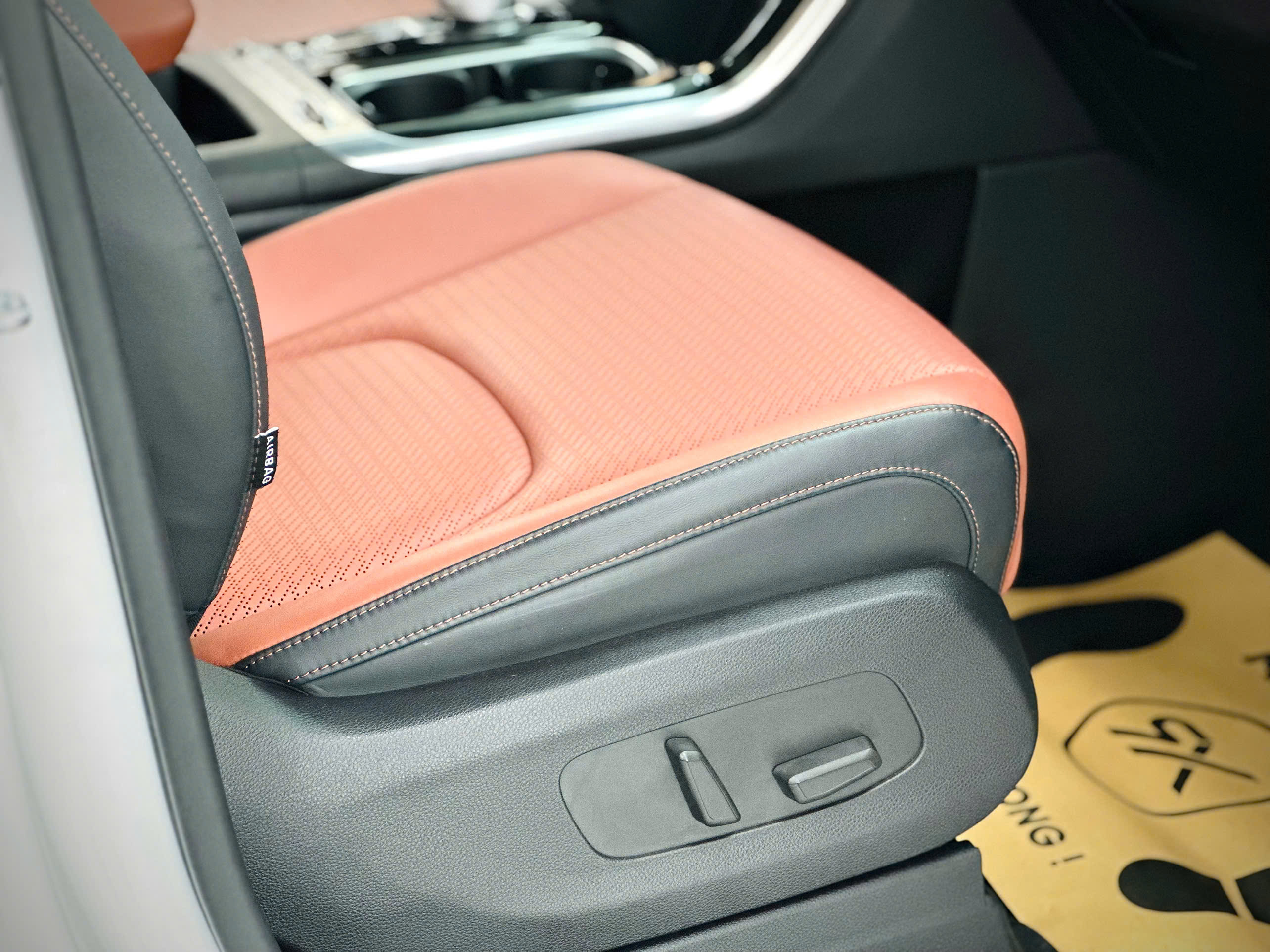 Bán Kia Carnival Signature 3.5G sản xuất năm 2023, màu trắng