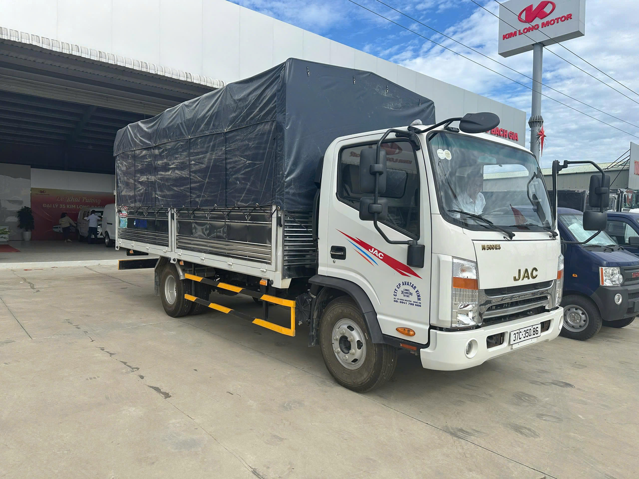 CHÍNH CHỦ BÁN XE TẢI 5 TẤN – ODO CHỈ 5.000 KM – GIÁ 4XX TRIỆU, CÒN THƯƠNG LƯỢNG!