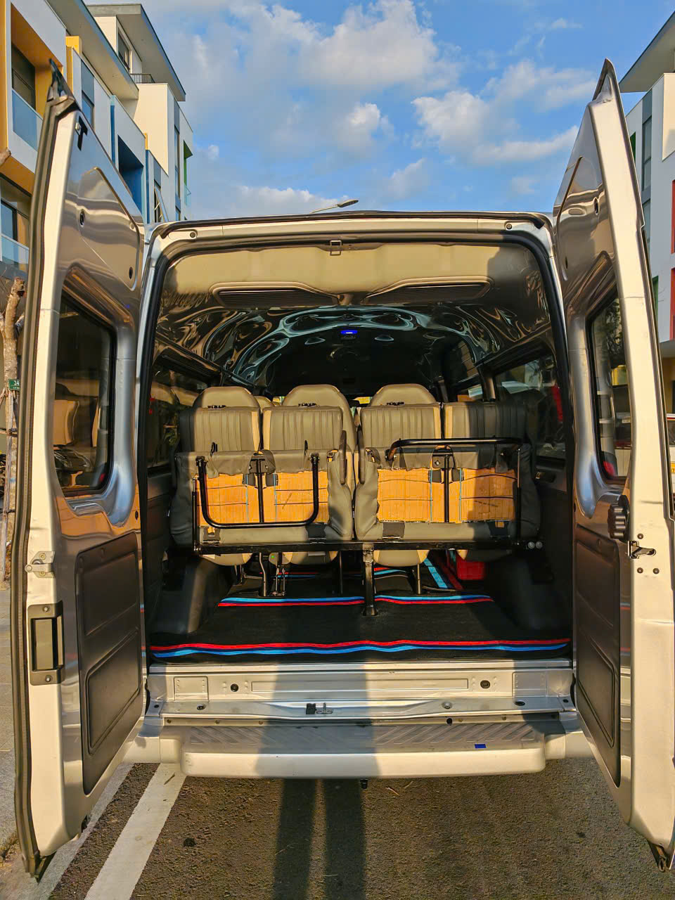 CẦN BÁN FORD TRANSIT MÁY DẦU – XE ĐANG Ở PHÚ QUỐC
