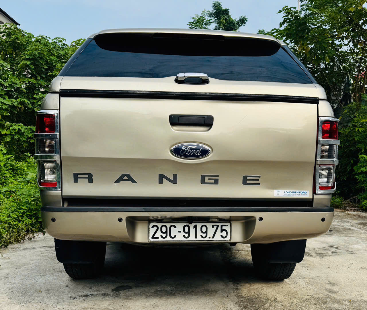 Xe bán tải thùng cao Ford ranger XLS 2016 4x2 AT