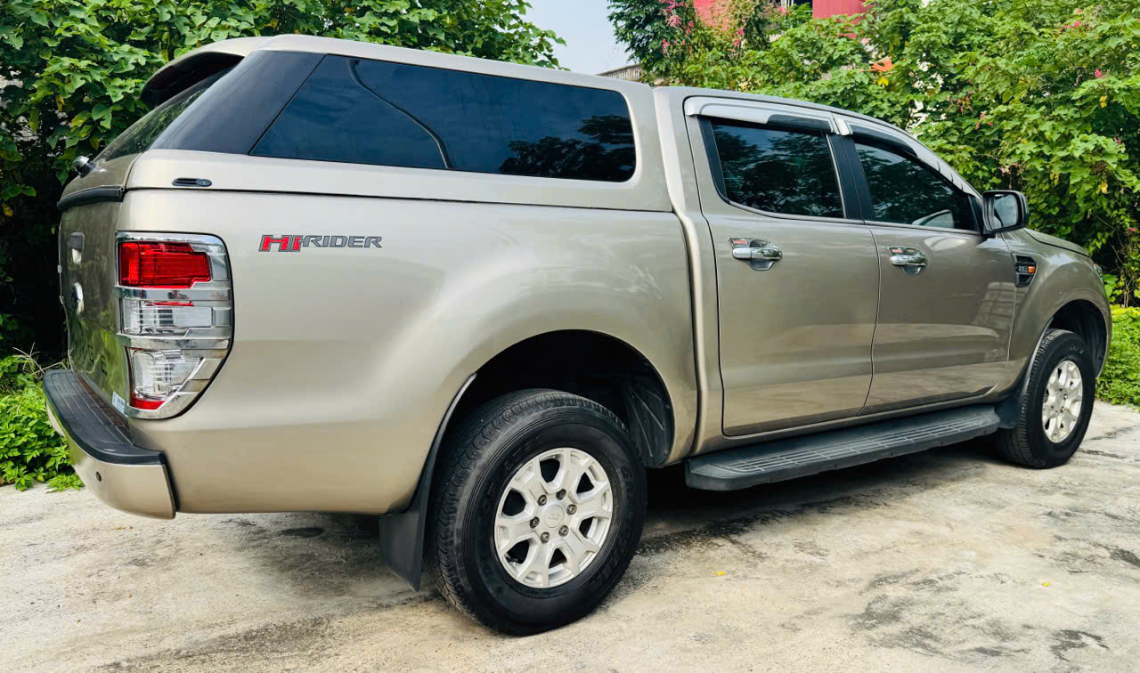 Xe bán tải thùng cao Ford ranger XLS 2016 4x2 AT