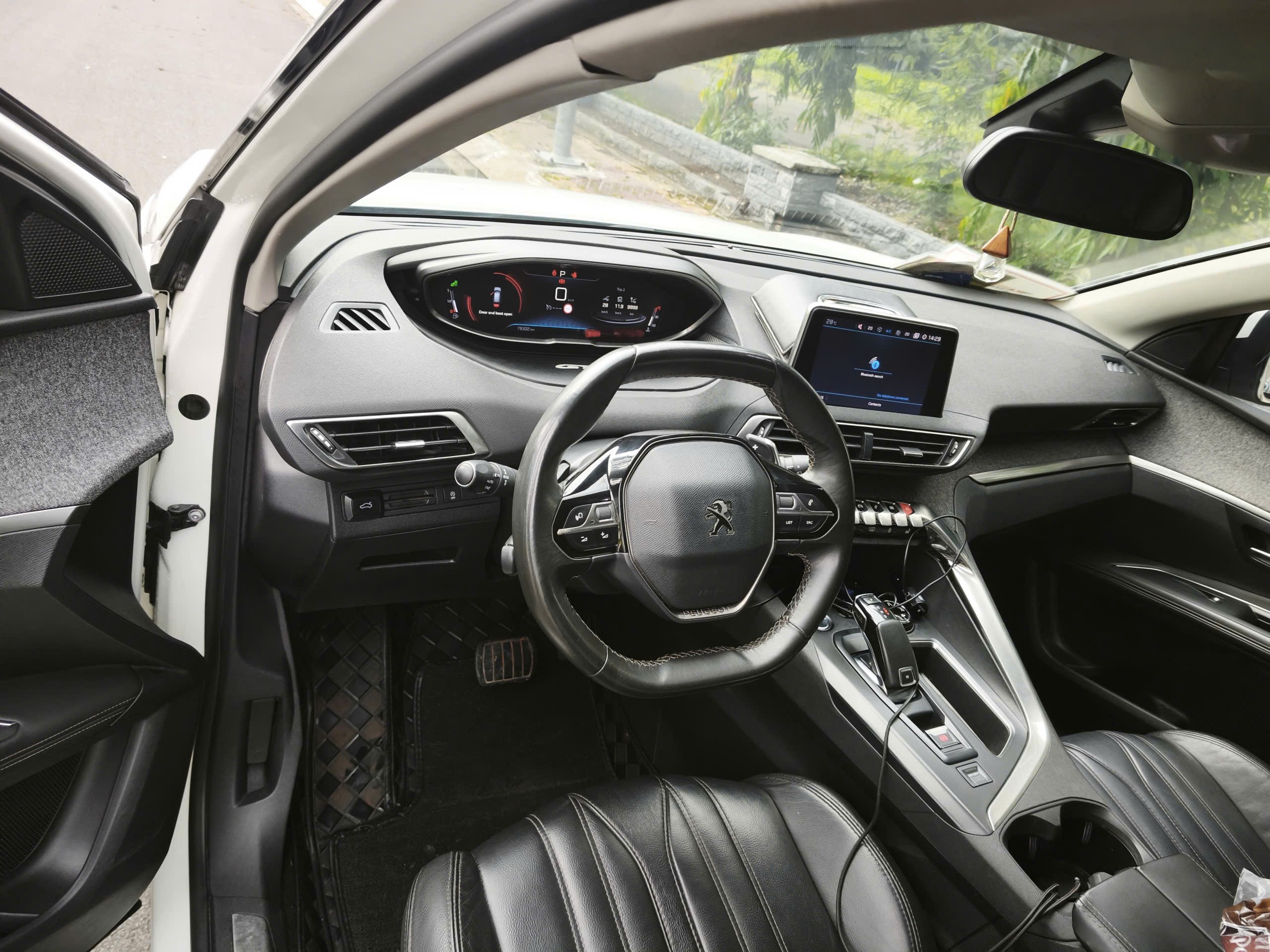 CẦN BÁN PEUGEOT 3008 (2019) – XE GIA ĐÌNH ĐẸP, BẢO DƯỠNG KỸ, ĐĂNG KIỂM CỰC DÀI