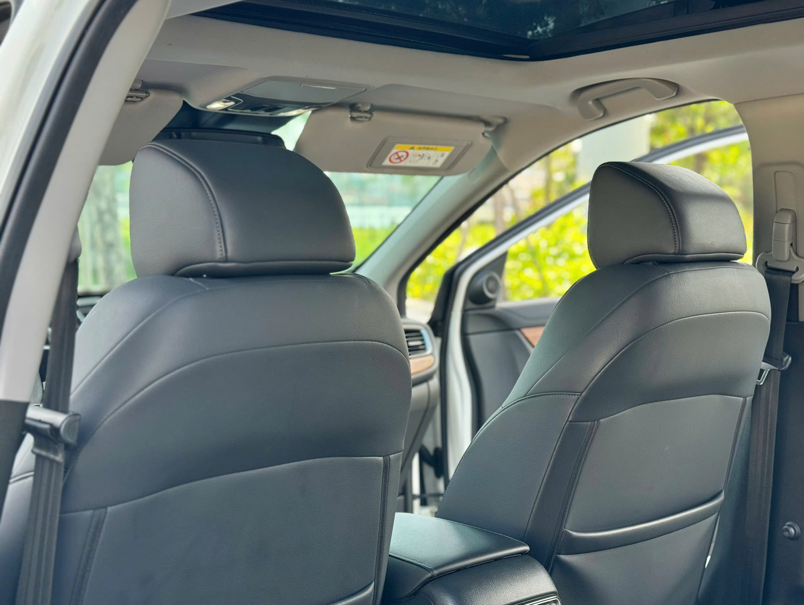 Bán xe Honda CR V L năm 2023, màu trắng, giá tốt