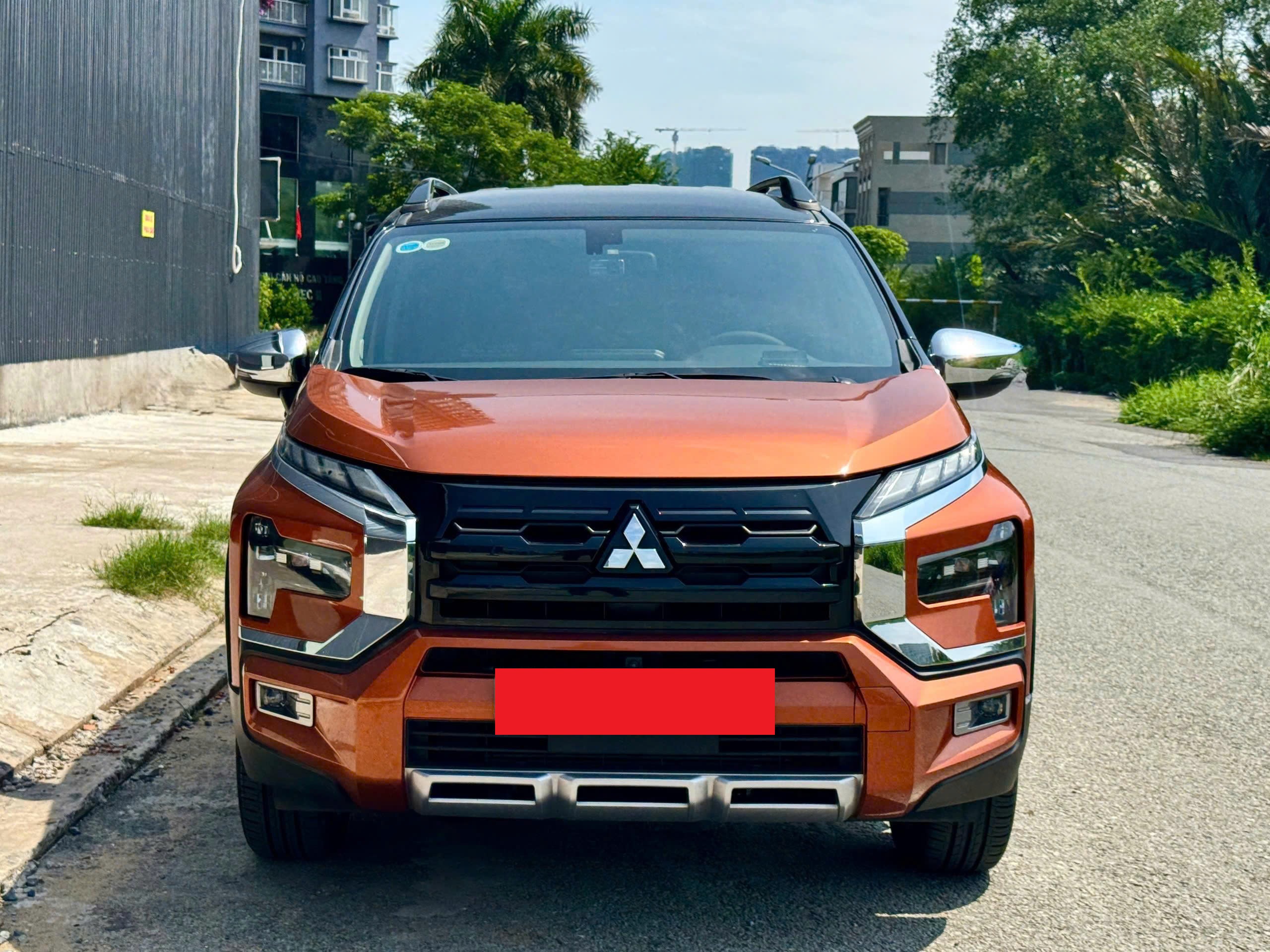 Bán Mitsubishi Xpander Cross 1.5 AT sản xuất 2024, màu cam, nhập khẩu nguyên chiếc