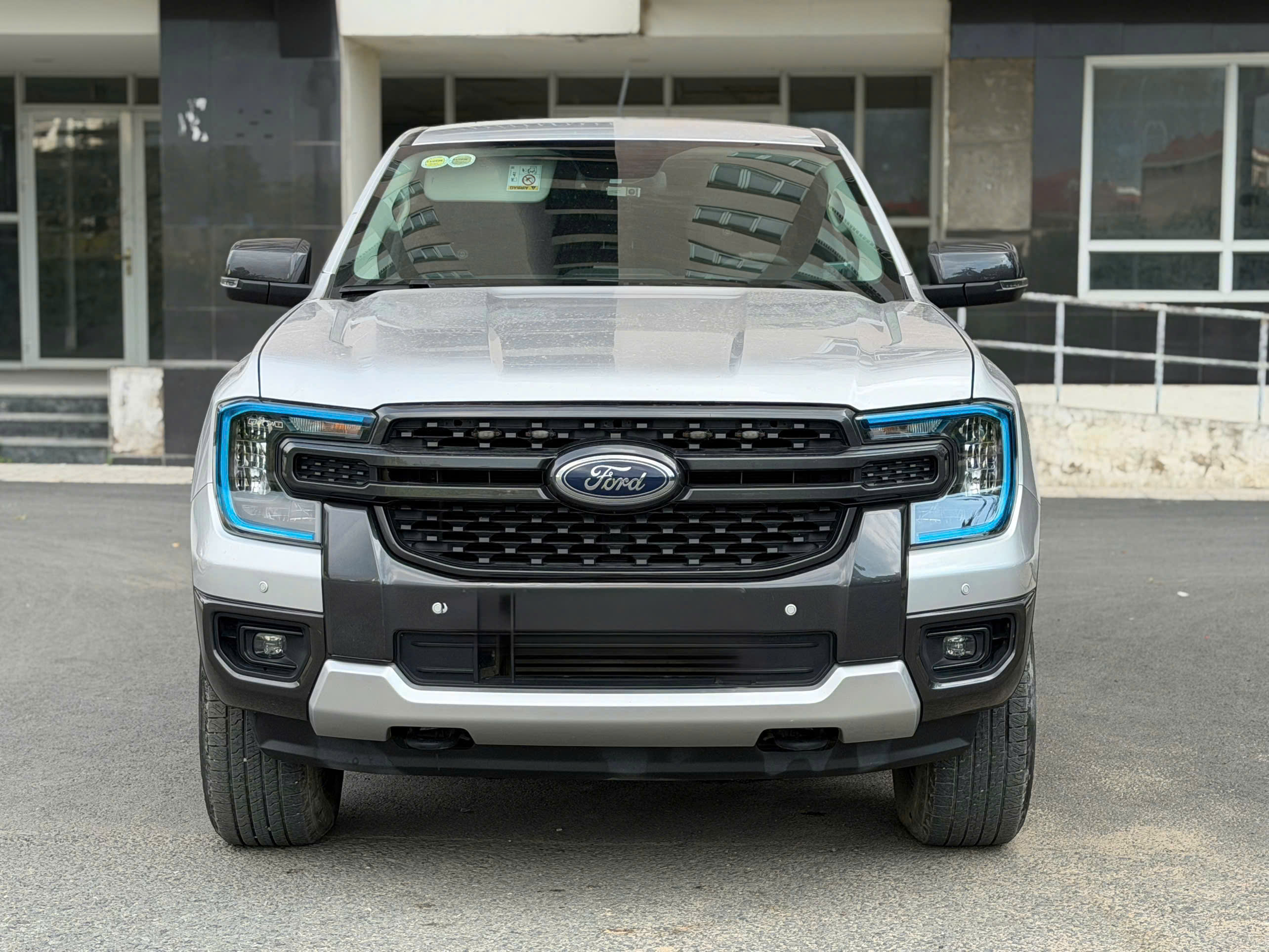 Cần bán Ford Ranger Sport 2.0L 4x4 AT sản xuất 2024, màu bạc