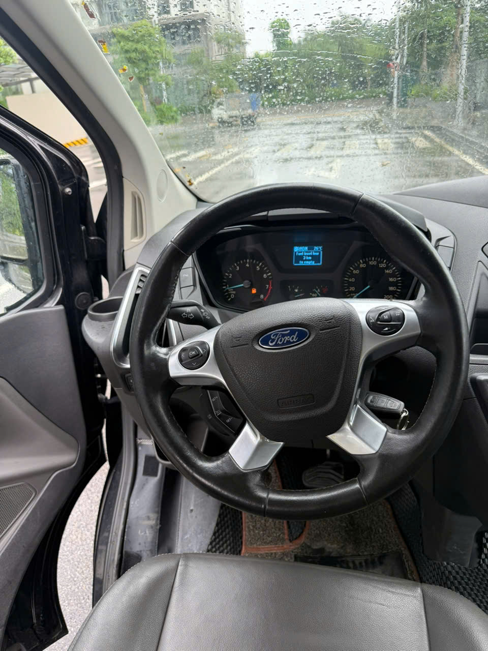 Ford Tourneo 2019 – 2.0 Máy Xăng – 9 Chỗ