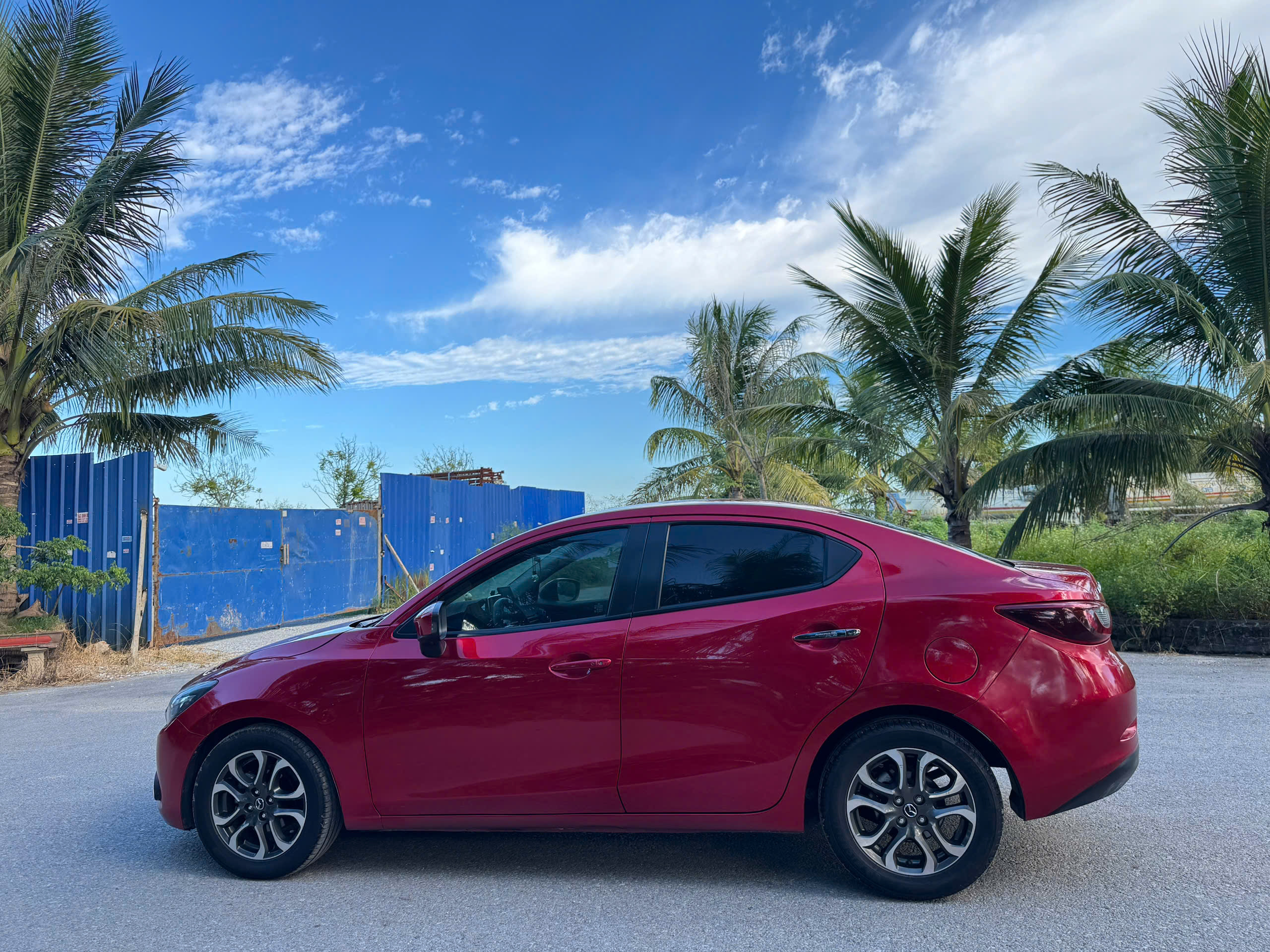 MAZDA 2 SX 2016 – MÀU ĐỎ ĐẸP, GIÁ CHỈ 275 TRIỆU!