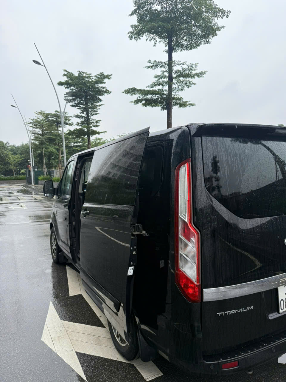 Ford Tourneo 2019 – 2.0 Máy Xăng – 9 Chỗ