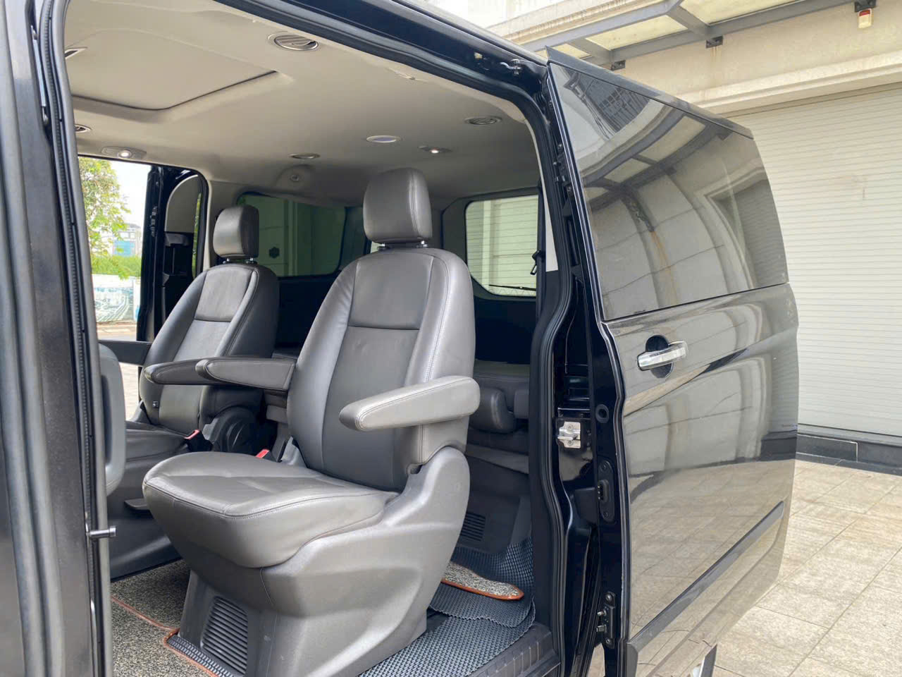 Ford Tourneo 2019 – 2.0 Máy Xăng – 9 Chỗ