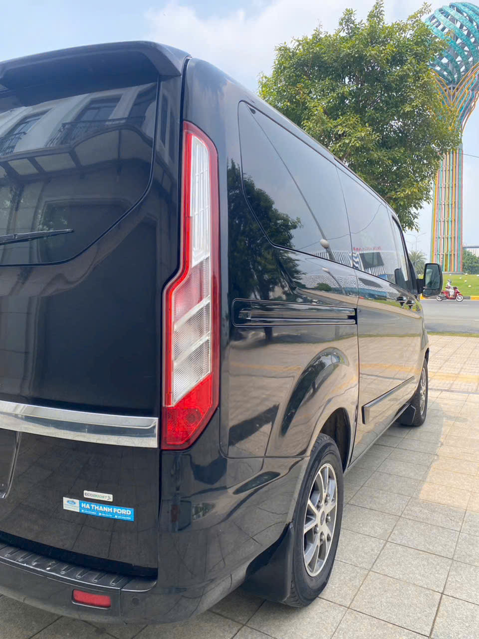 Ford Tourneo 2019 – 2.0 Máy Xăng – 9 Chỗ