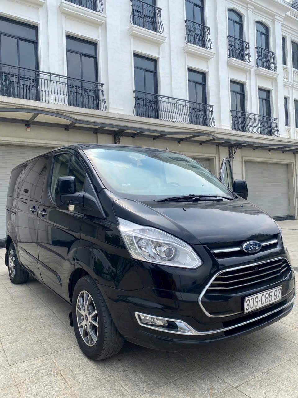 Ford Tourneo 2019 – 2.0 Máy Xăng – 9 Chỗ