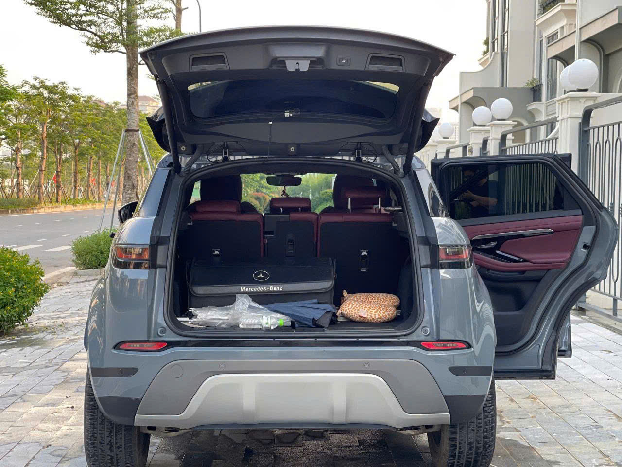 CHÍNH CHỦ BÁN LAND ROVER RANGE ROVER EVOQUE 2022 – GIÁ CHỈ 1,5 TỶ!