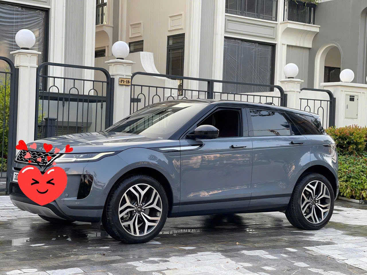 CHÍNH CHỦ BÁN LAND ROVER RANGE ROVER EVOQUE 2022 – GIÁ CHỈ 1,5 TỶ!
