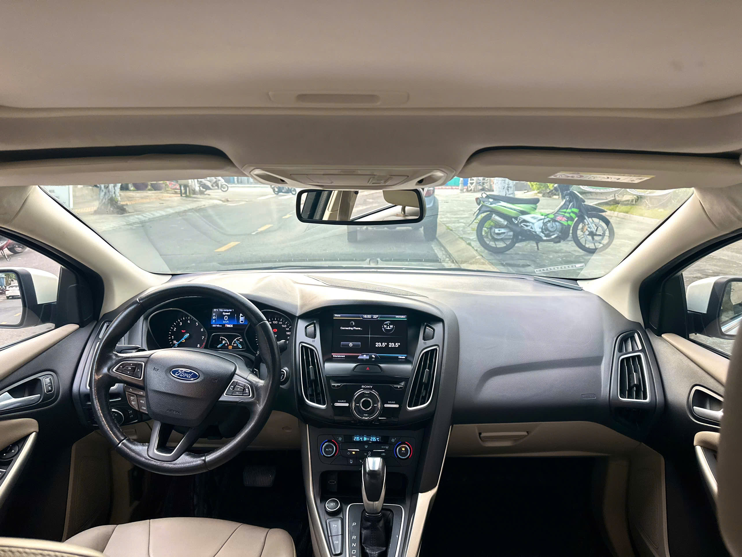 Xe Ford focus titanium đời 2016 nhập khẩu nguyên chiếc