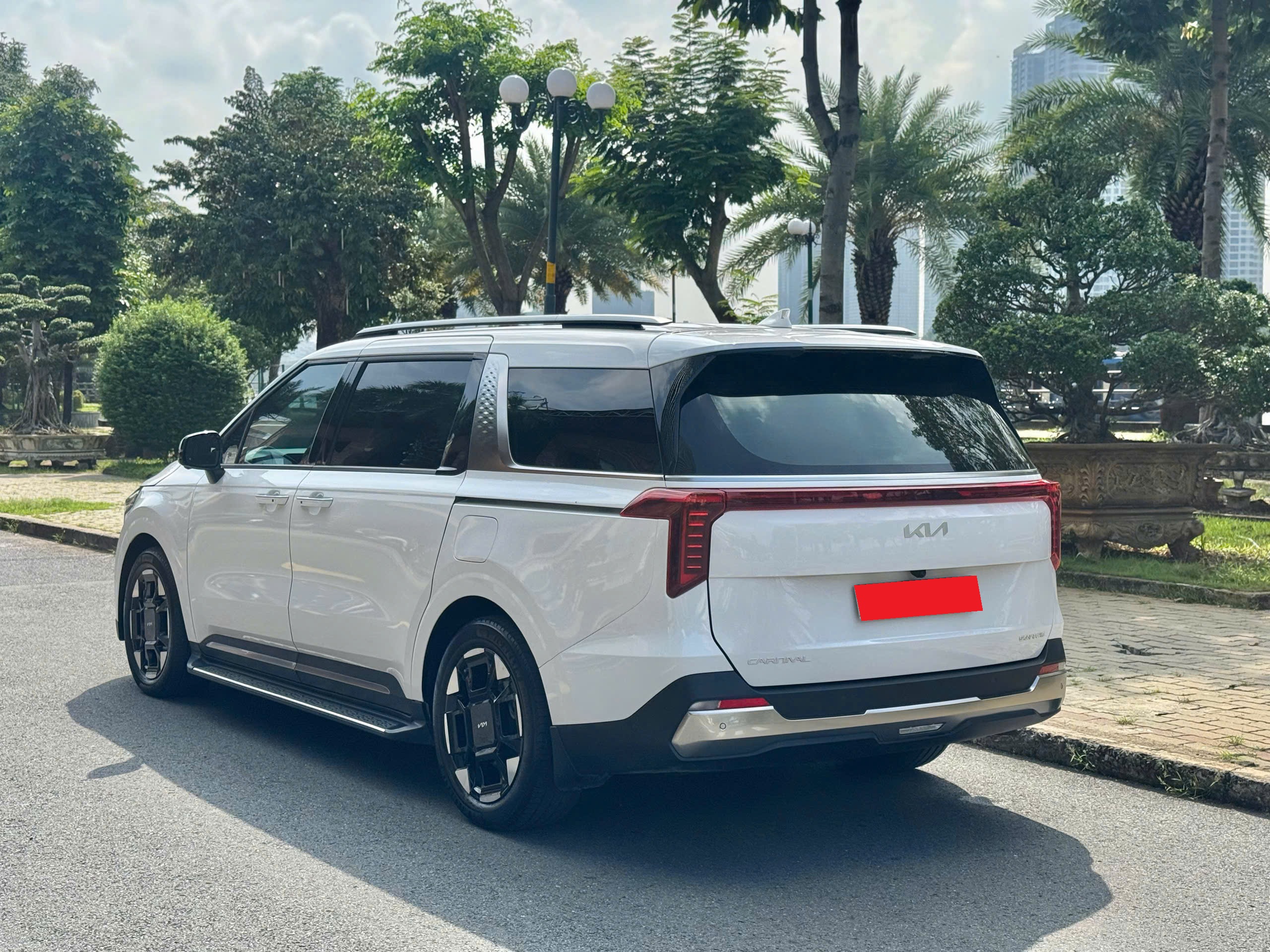Bán Kia Carnival Signature 2.2D năm 2025, màu trắng