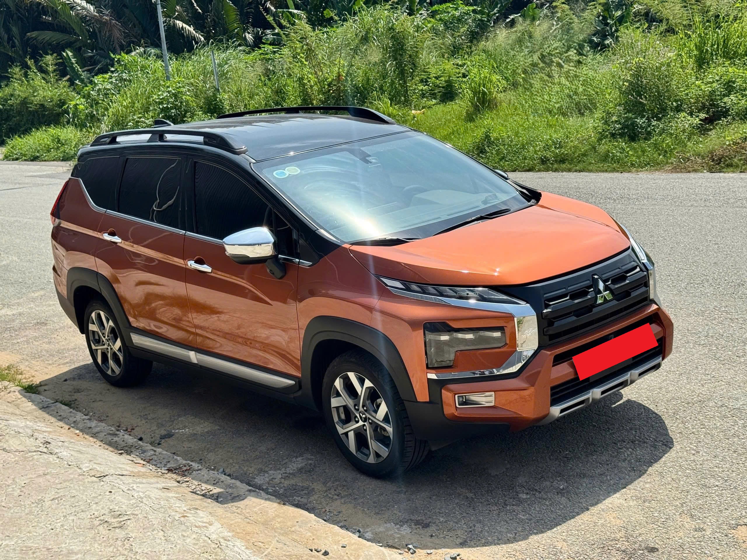 Bán Mitsubishi Xpander Cross 1.5 AT sản xuất 2024, màu cam, nhập khẩu nguyên chiếc