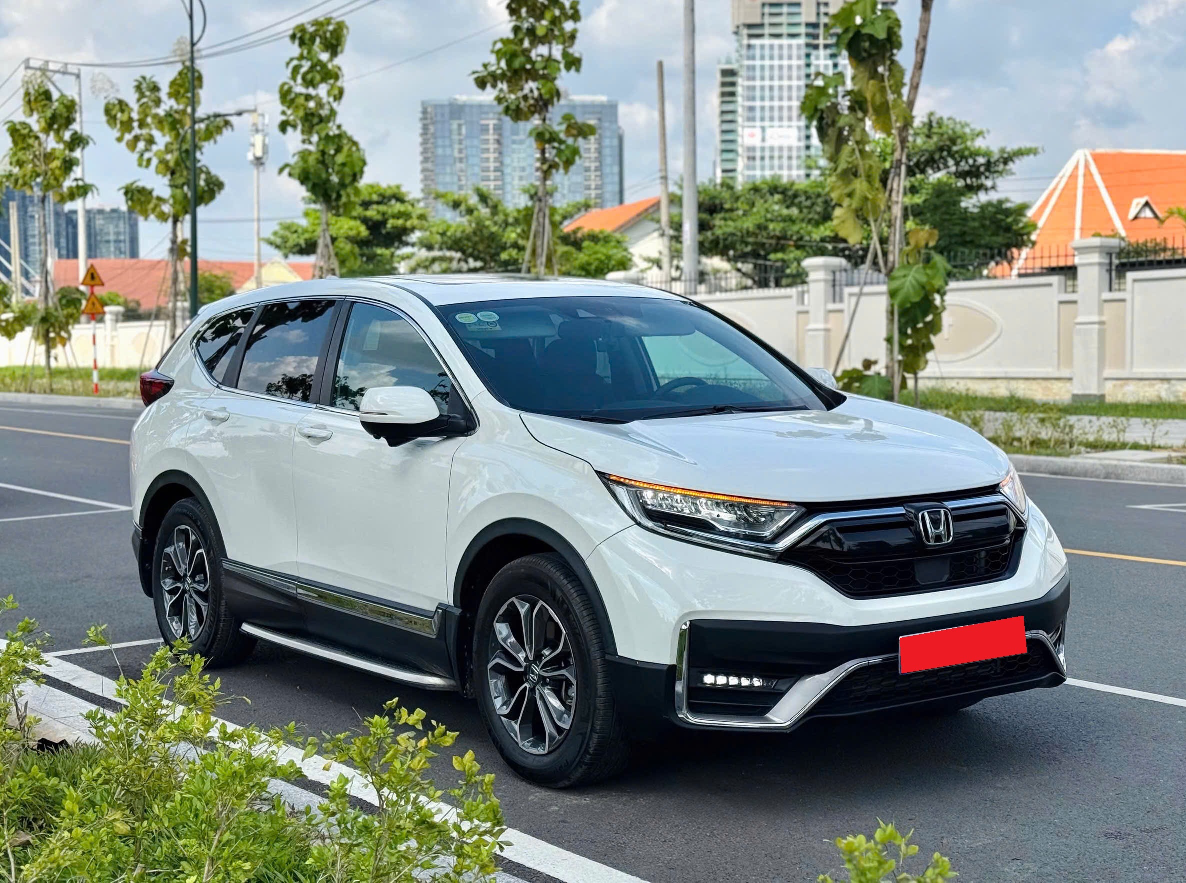 Bán xe Honda CR V L năm 2023, màu trắng, giá tốt