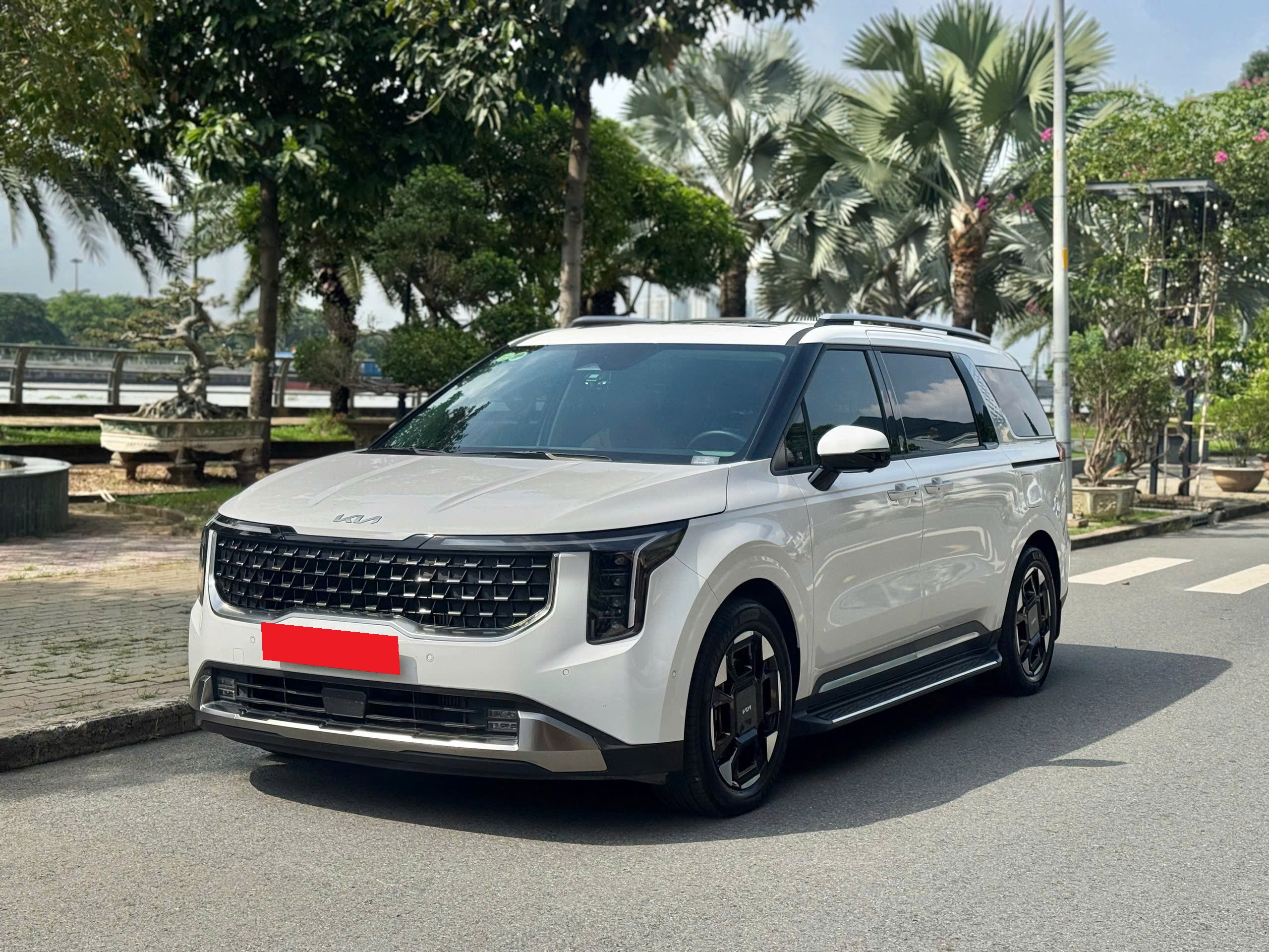 Bán Kia Carnival Signature 2.2D năm 2025, màu trắng