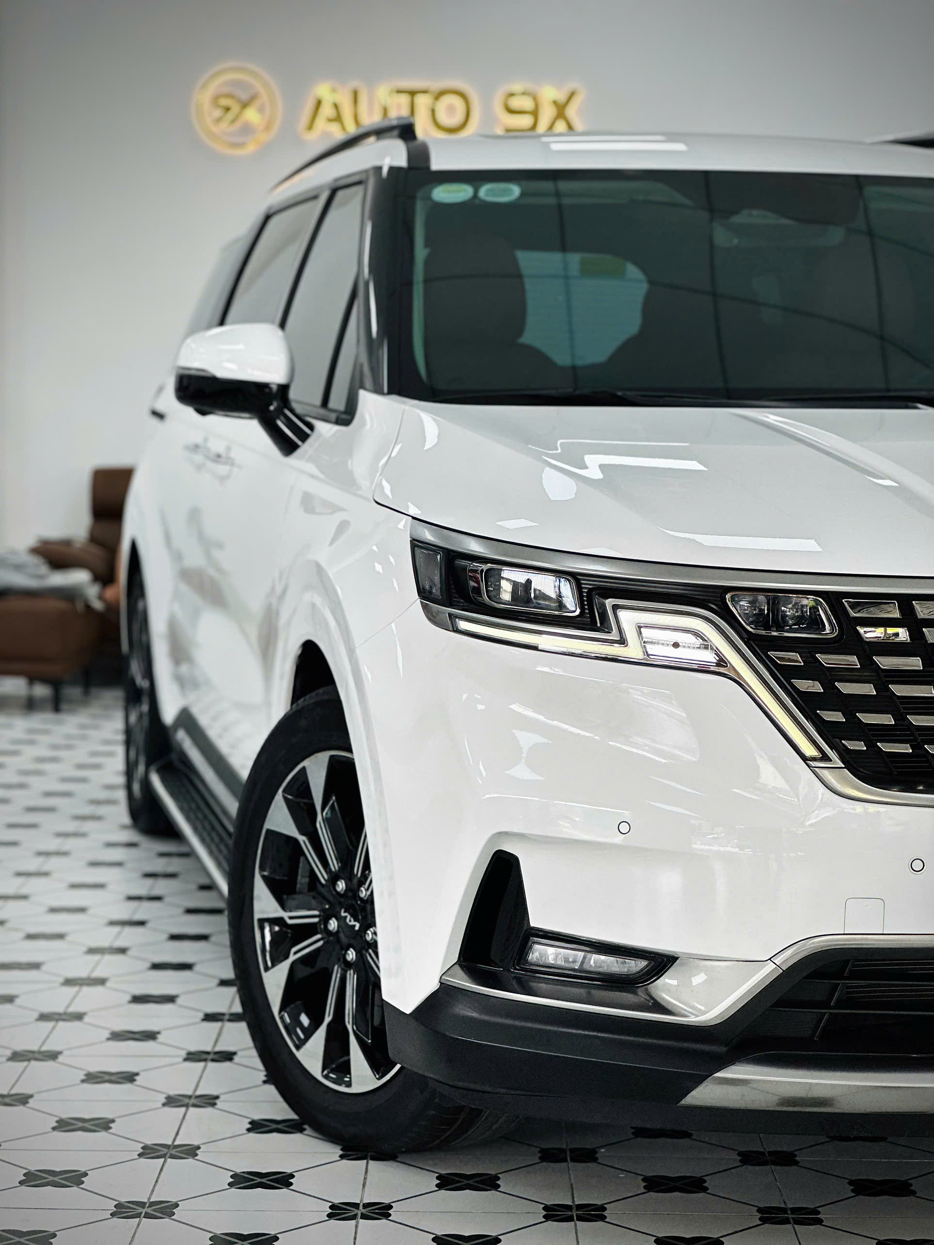 Bán Kia Carnival Signature 3.5G sản xuất năm 2023, màu trắng