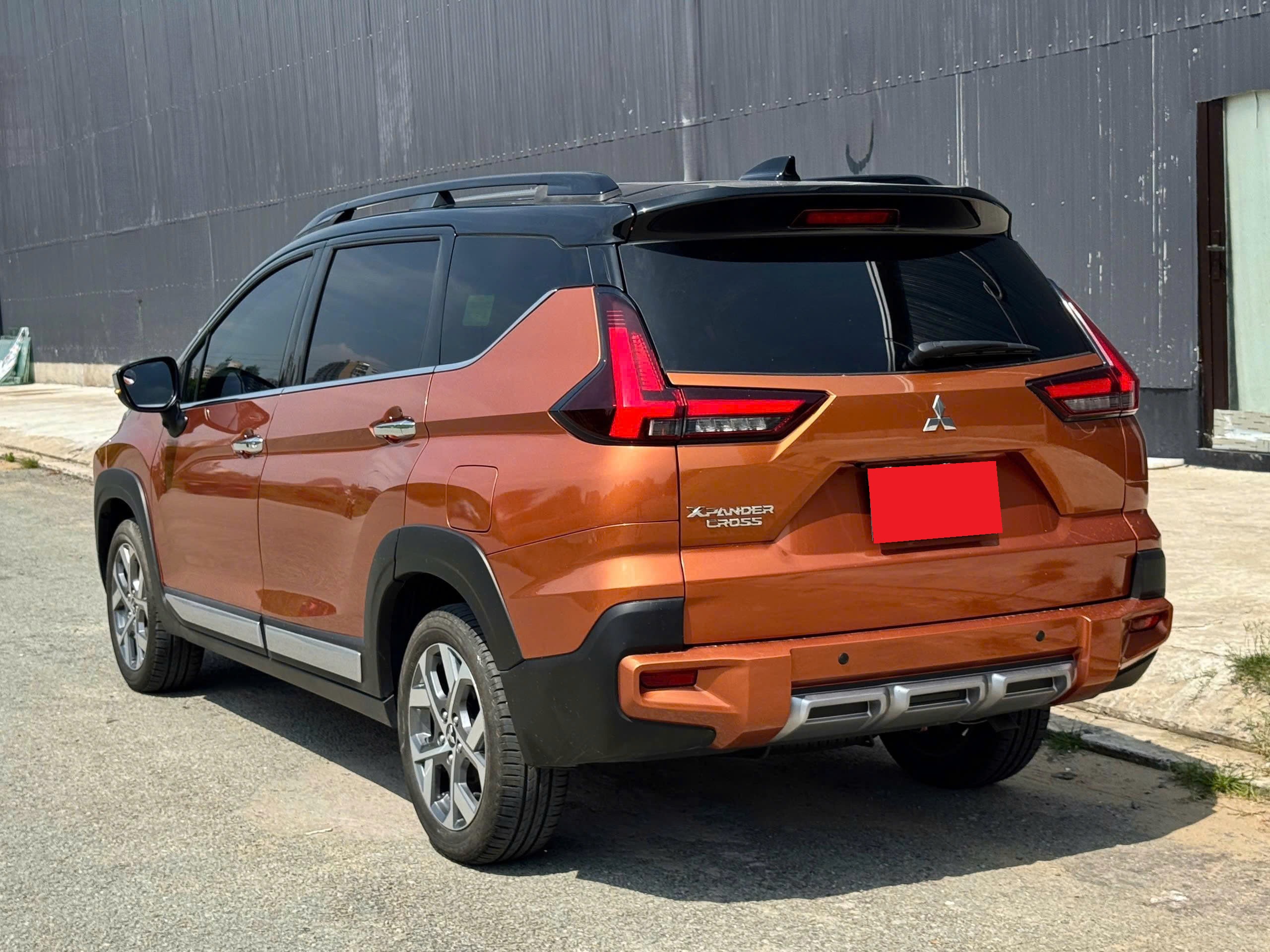 Bán Mitsubishi Xpander Cross 1.5 AT sản xuất 2024, màu cam, nhập khẩu nguyên chiếc