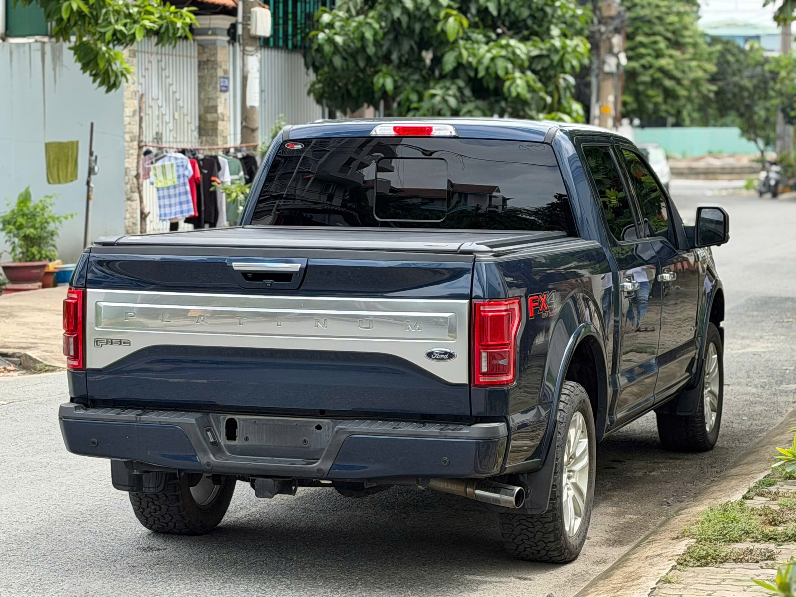 Bán Ford F 150 Platinum 3.5 V6 SuperCrew sản xuất năm 2016, màu xanh lục, xe nhập, 1.999 tỉ