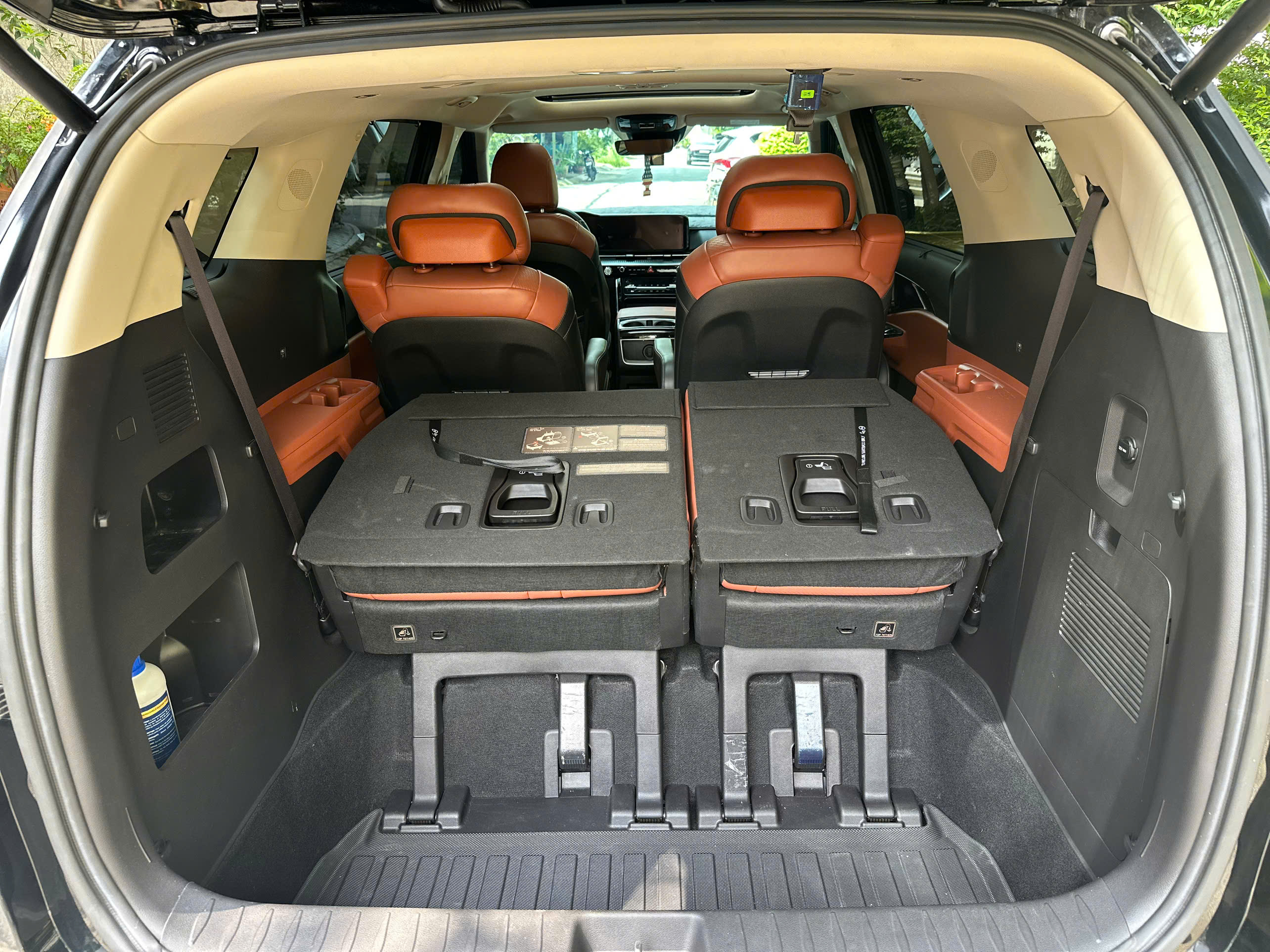 Cần bán Kia Carnival Signature 2.2D sản xuất năm 2024, màu đen, giá tốt
