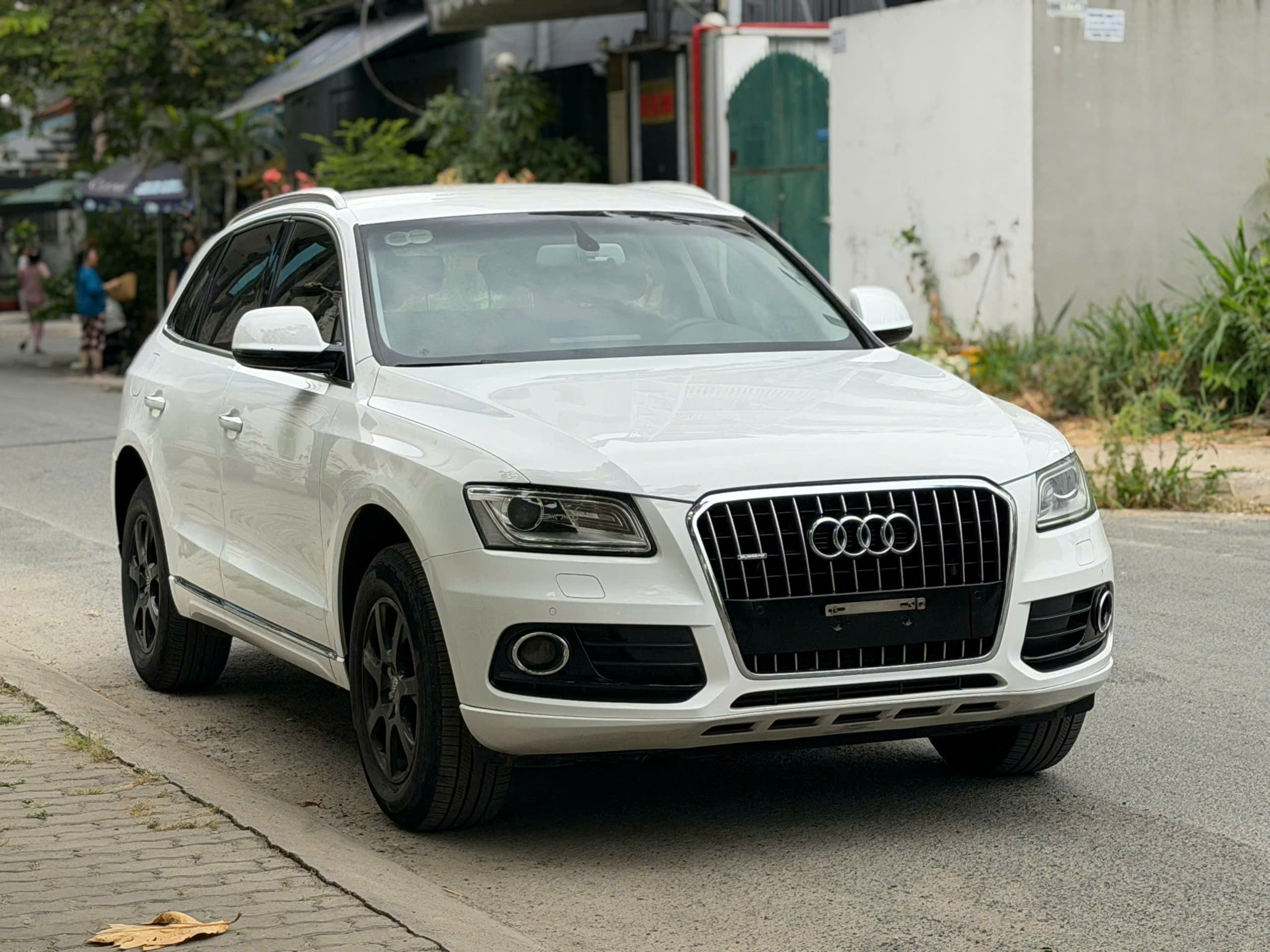 Bán Audi Q5 2.0 AT sản xuất năm 2016, màu trắng, xe nhập, giá tốt