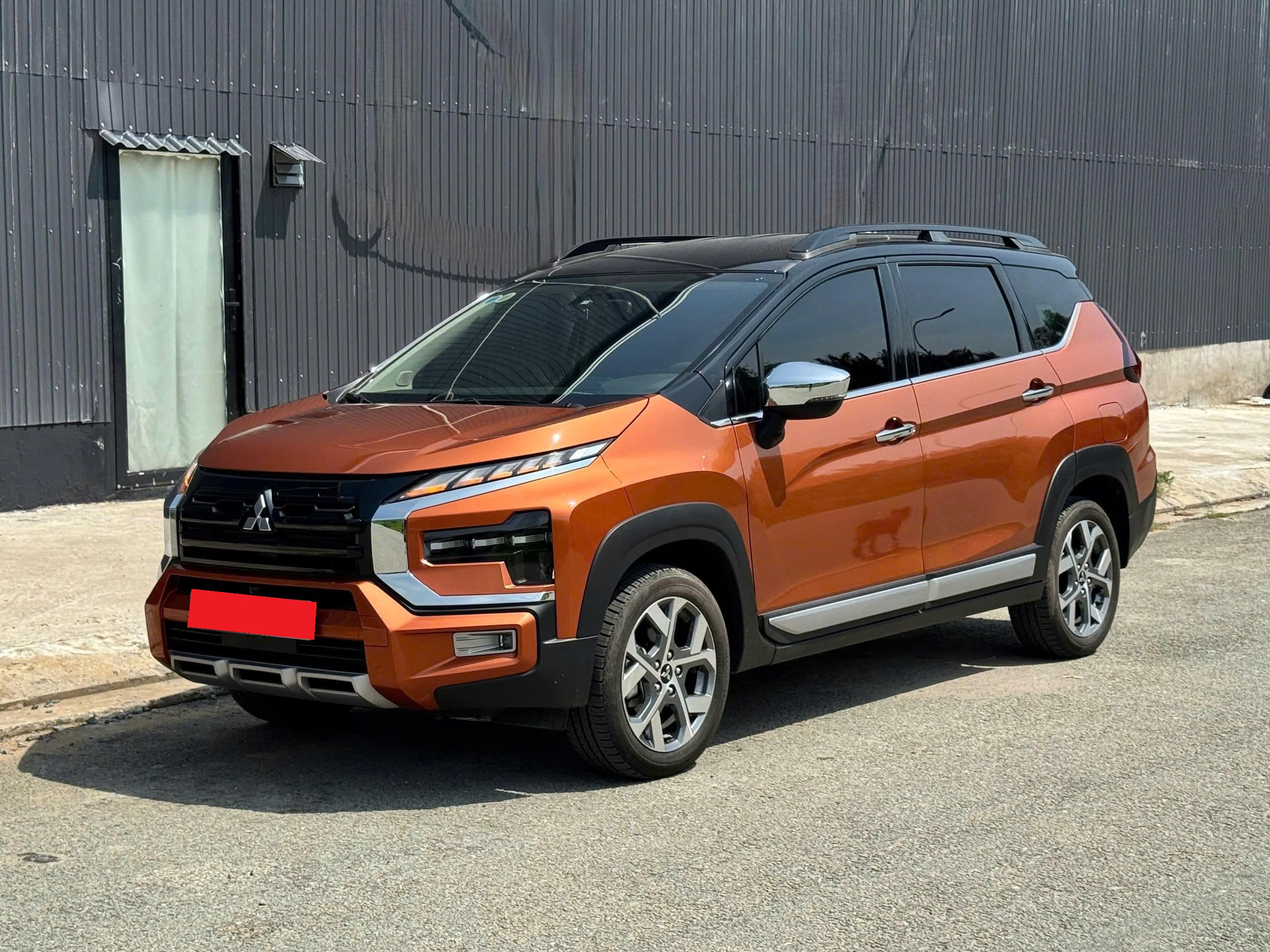 Bán Mitsubishi Xpander Cross 1.5 AT sản xuất 2024, màu cam, nhập khẩu nguyên chiếc