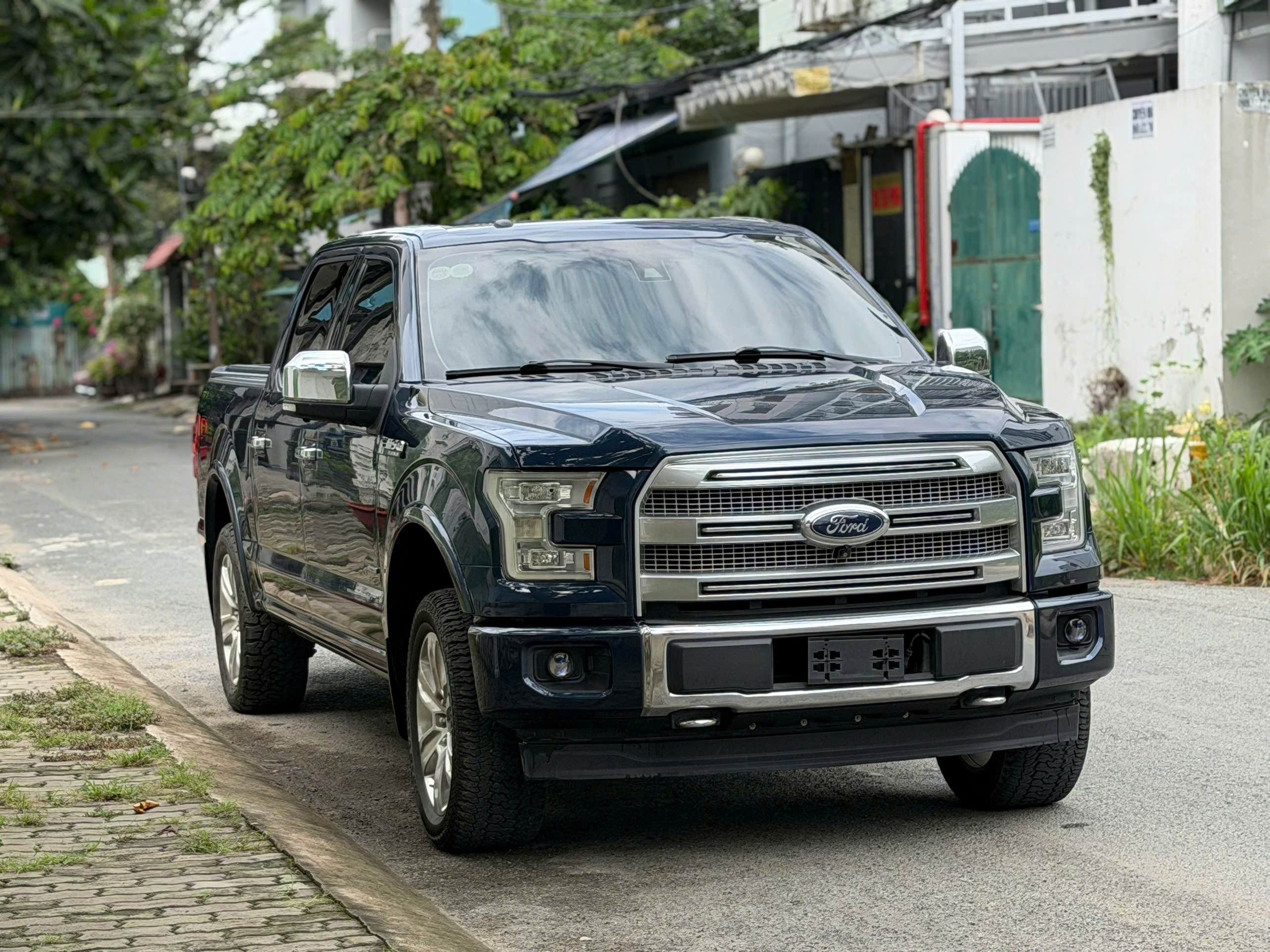 Bán Ford F 150 Platinum 3.5 V6 SuperCrew sản xuất năm 2016, màu xanh lục, xe nhập, 1.999 tỉ