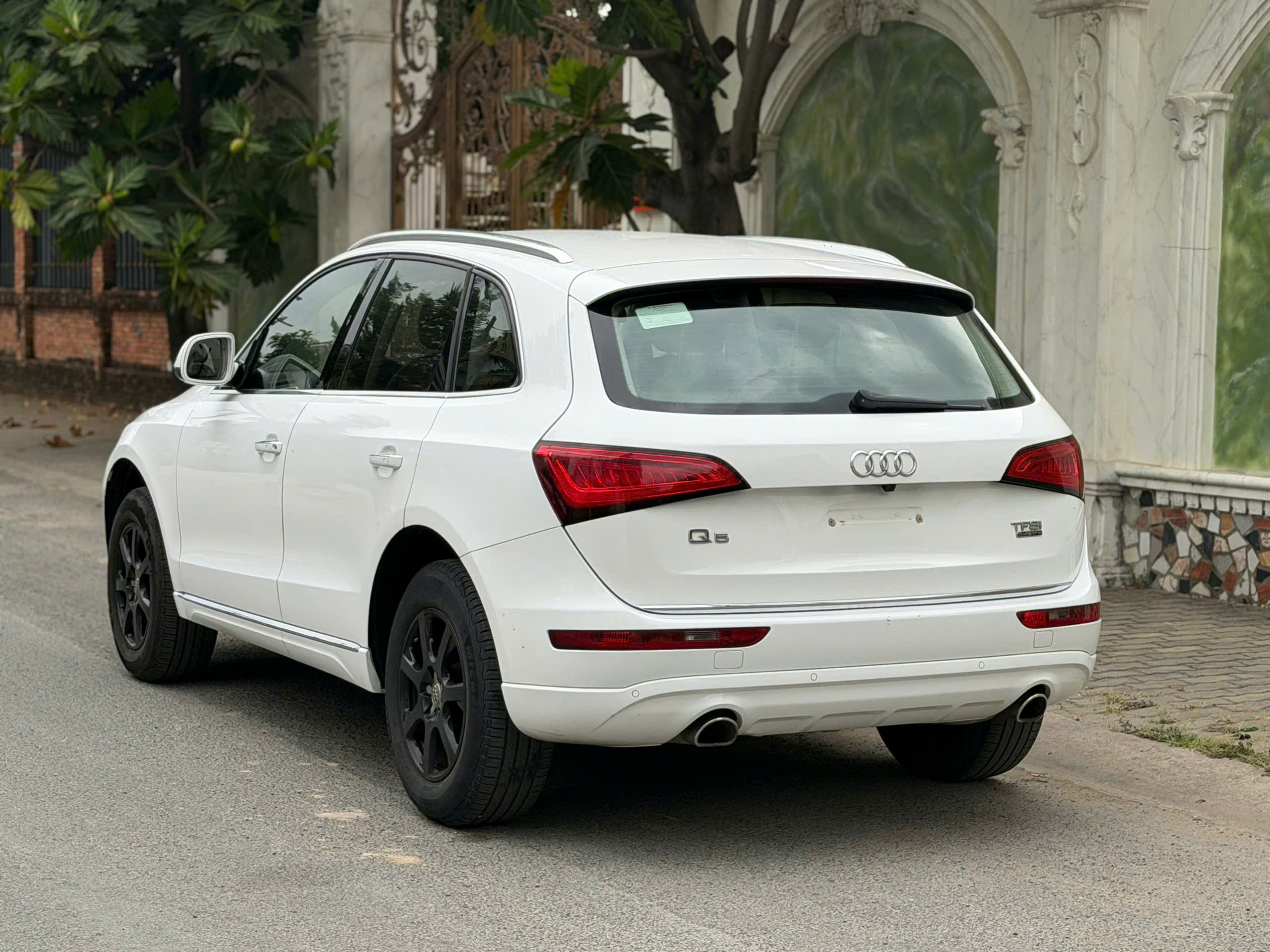Bán Audi Q5 2.0 AT sản xuất năm 2016, màu trắng, xe nhập, giá tốt
