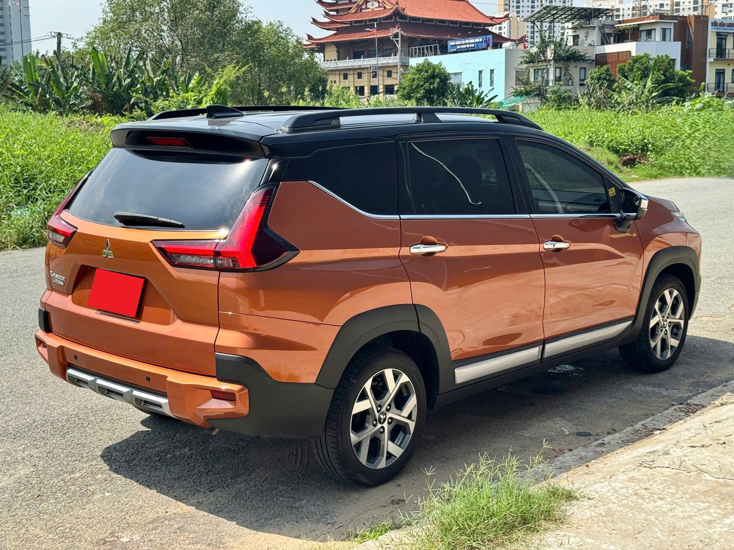 Bán Mitsubishi Xpander Cross 1.5 AT sản xuất 2024, màu cam, nhập khẩu nguyên chiếc