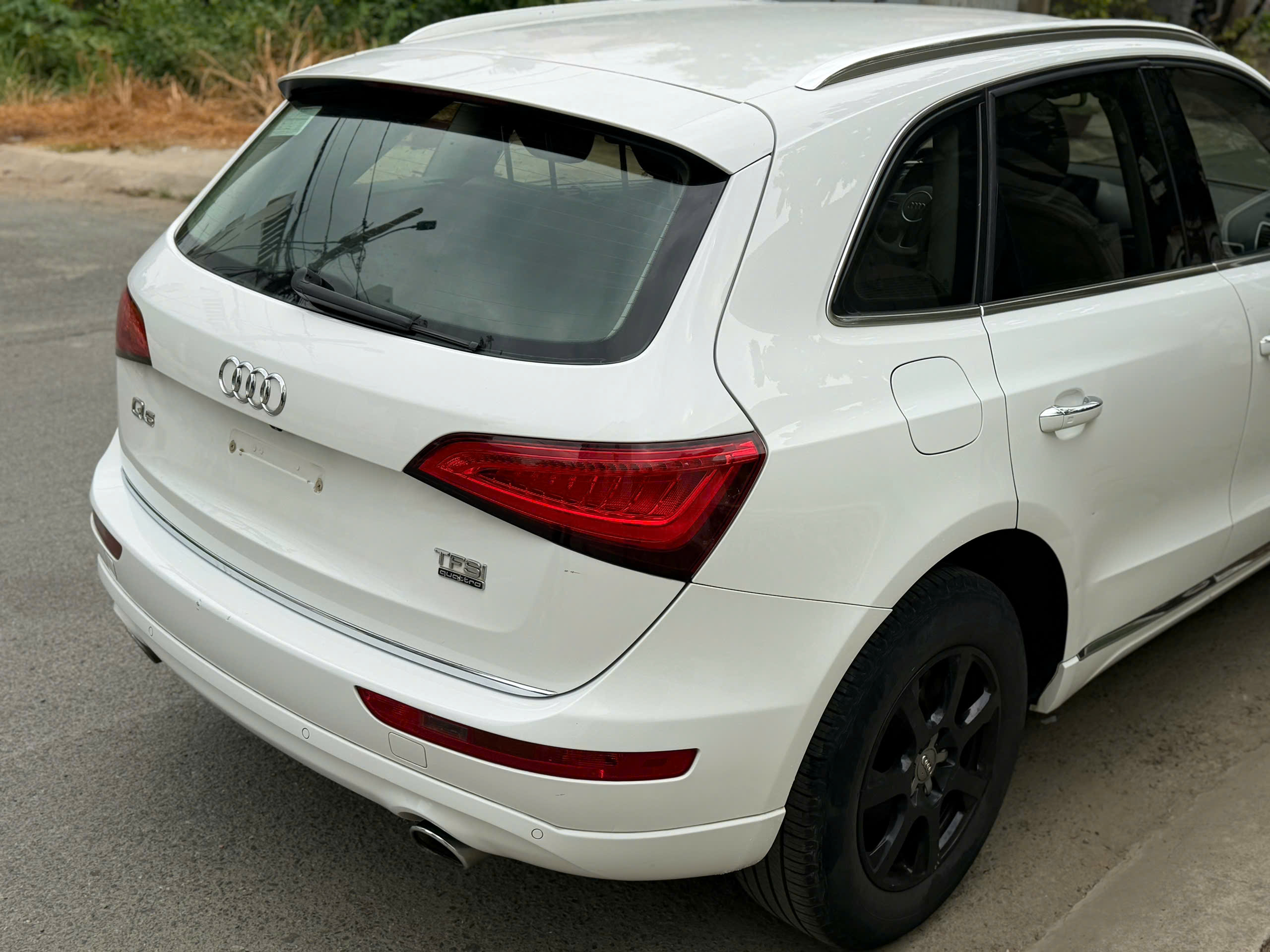 Bán Audi Q5 2.0 AT sản xuất năm 2016, màu trắng, xe nhập, giá tốt