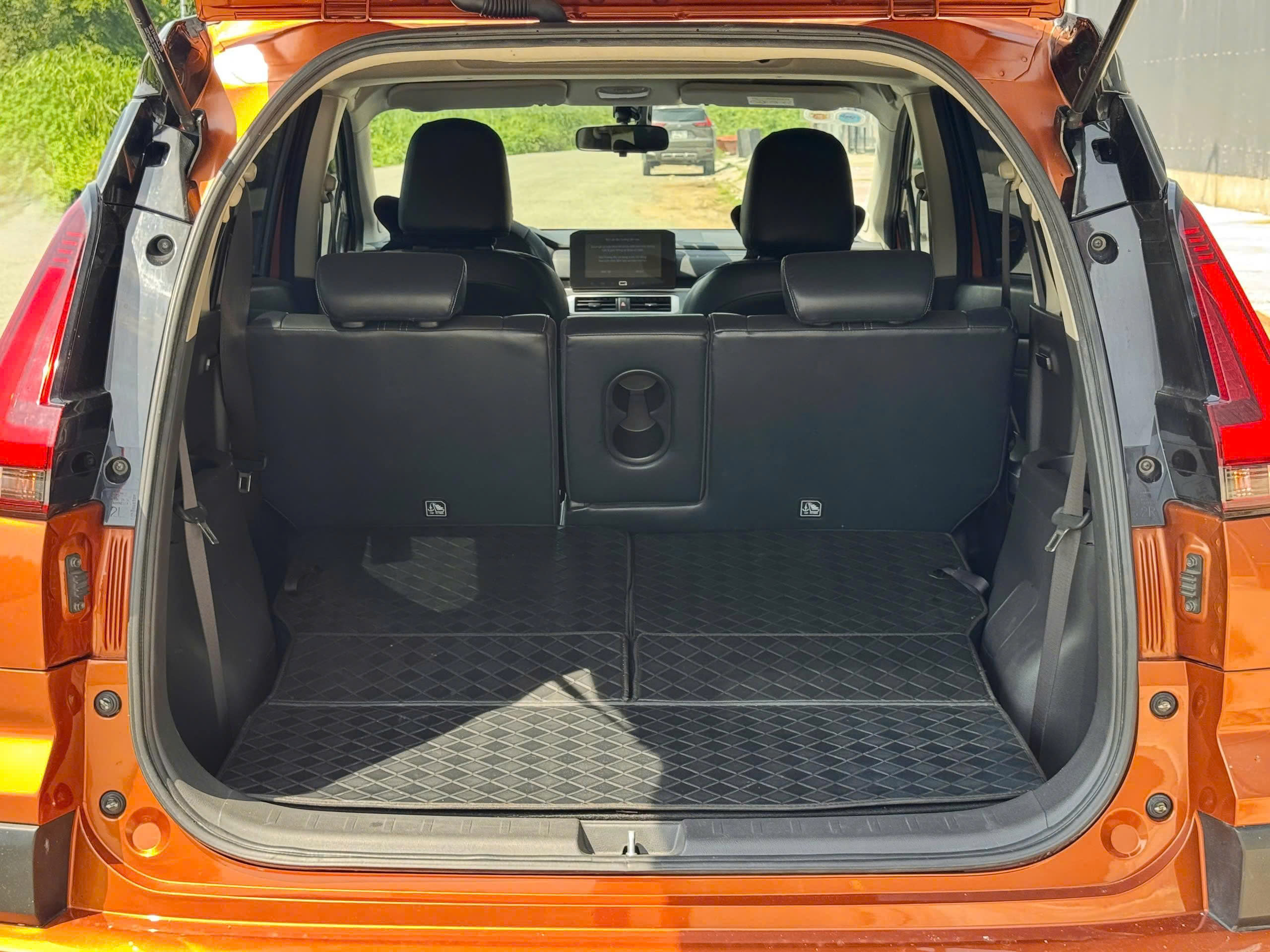 Bán Mitsubishi Xpander Cross 1.5 AT sản xuất 2024, màu cam, nhập khẩu nguyên chiếc